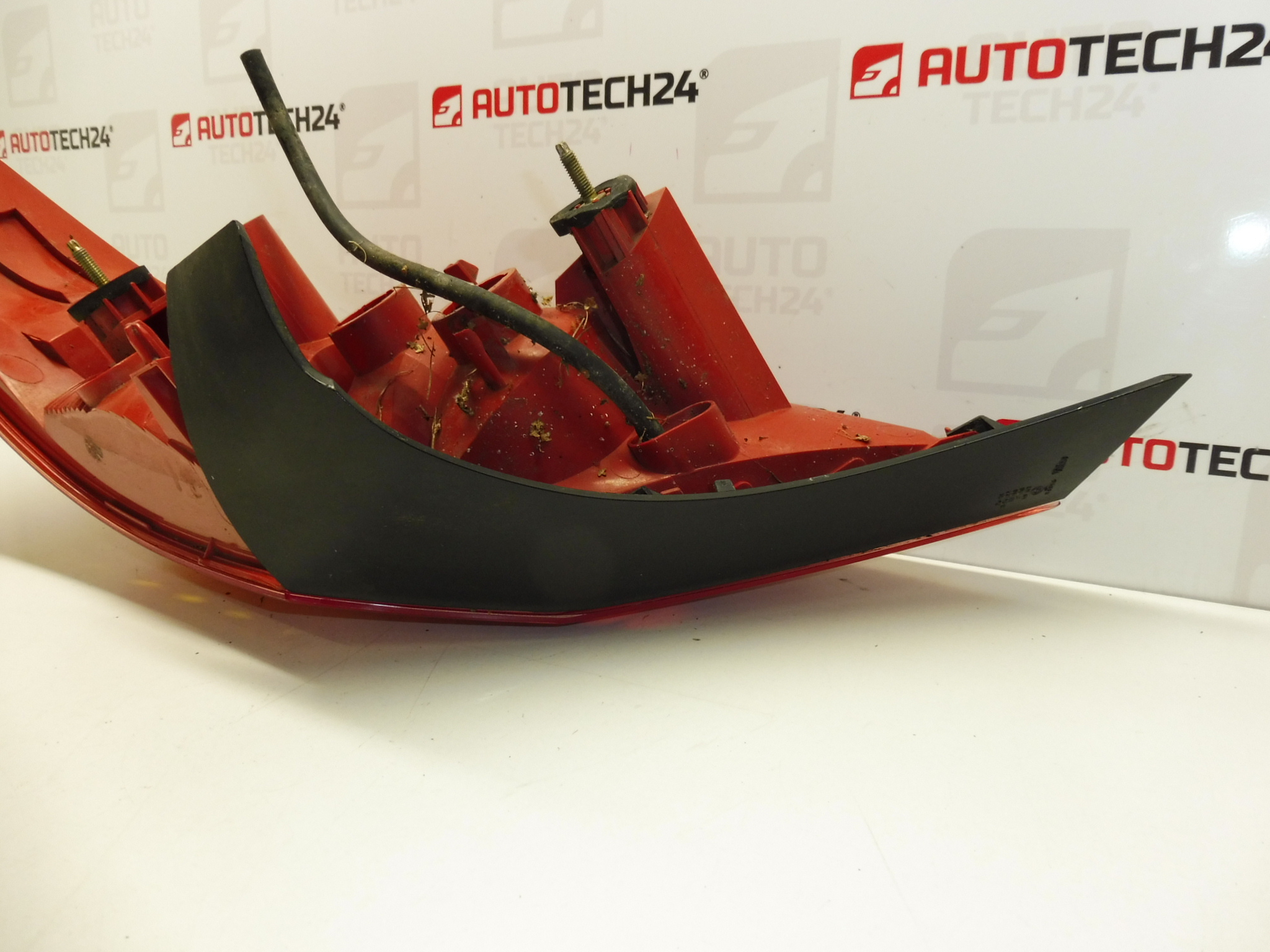 Linker achterlicht Peugeot 407 COUPÉ 9648537680 6350Y1