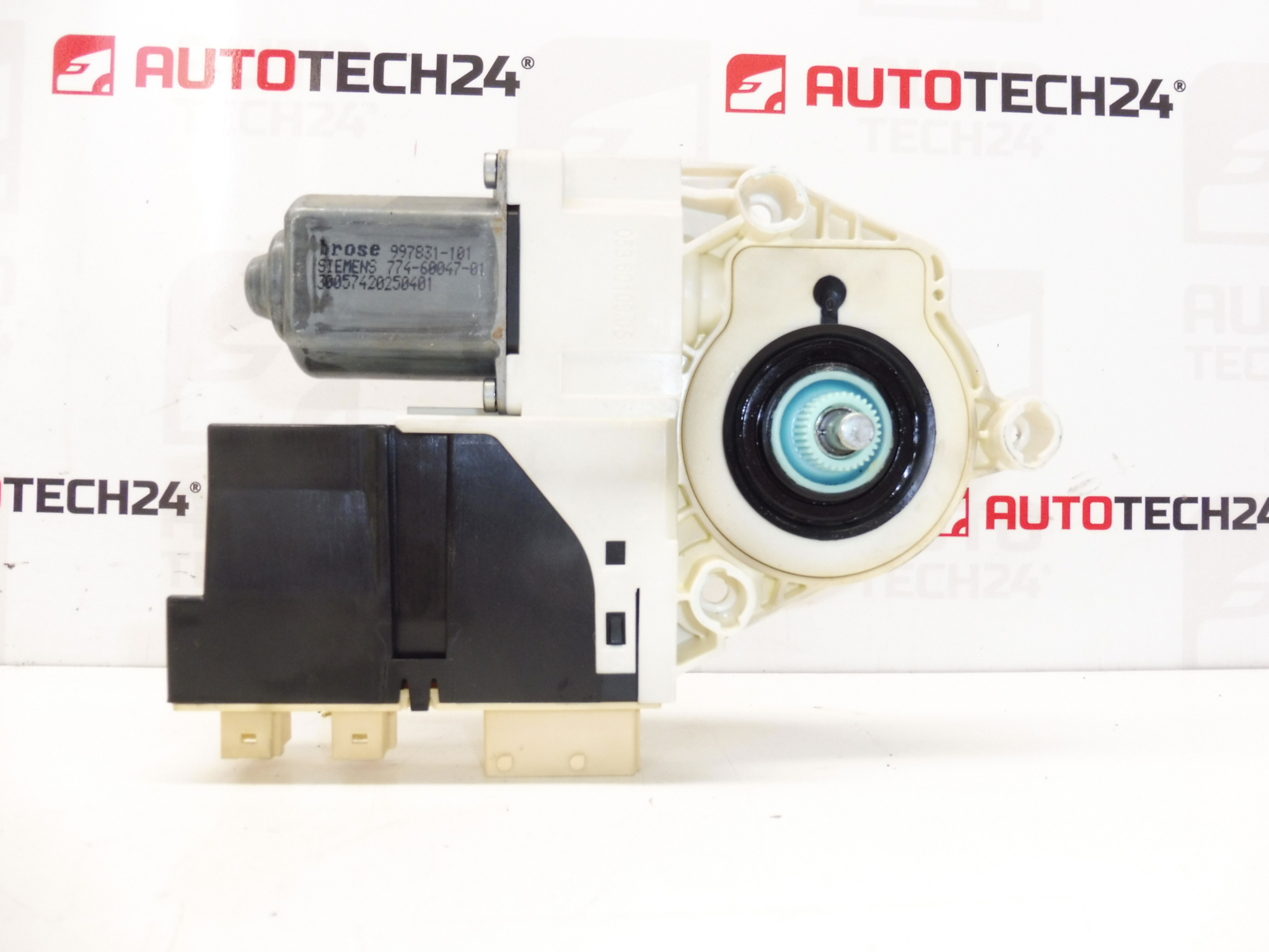 Peugeot 307 Raammotor Rechtsvoor 9681587380