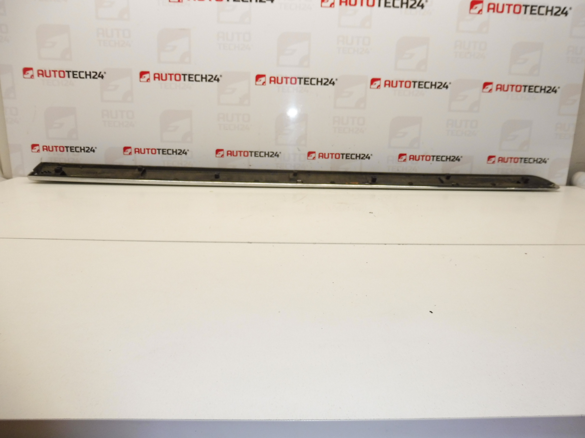 Linker achterportierlijst Citroen C8 Peugeot 807 EYJ 1401029977 8546W2