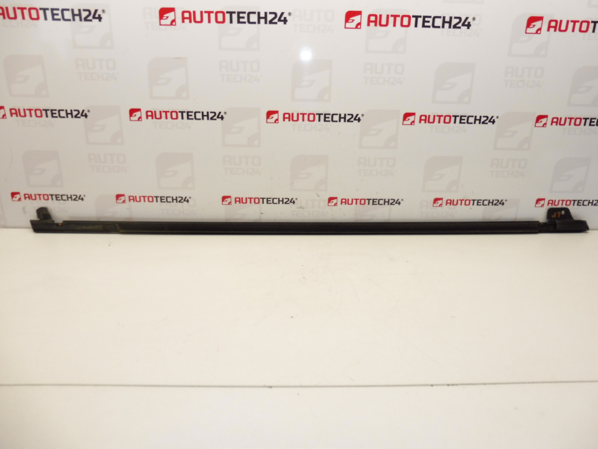 CHROOM strip voor linker voordeur Citroen C4 Picasso 9334P7