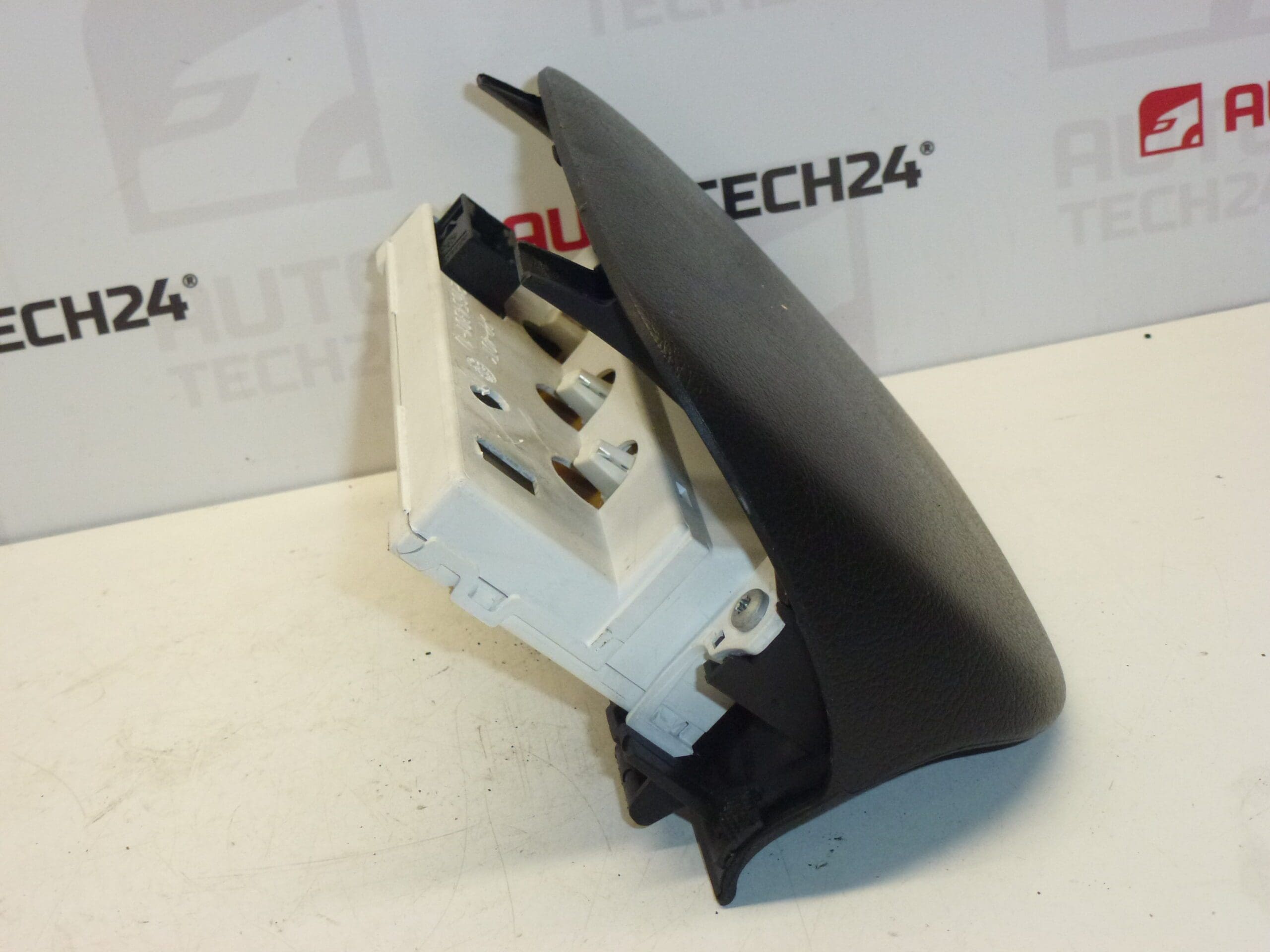 Display Peugeot 307 9652809977 met kapel