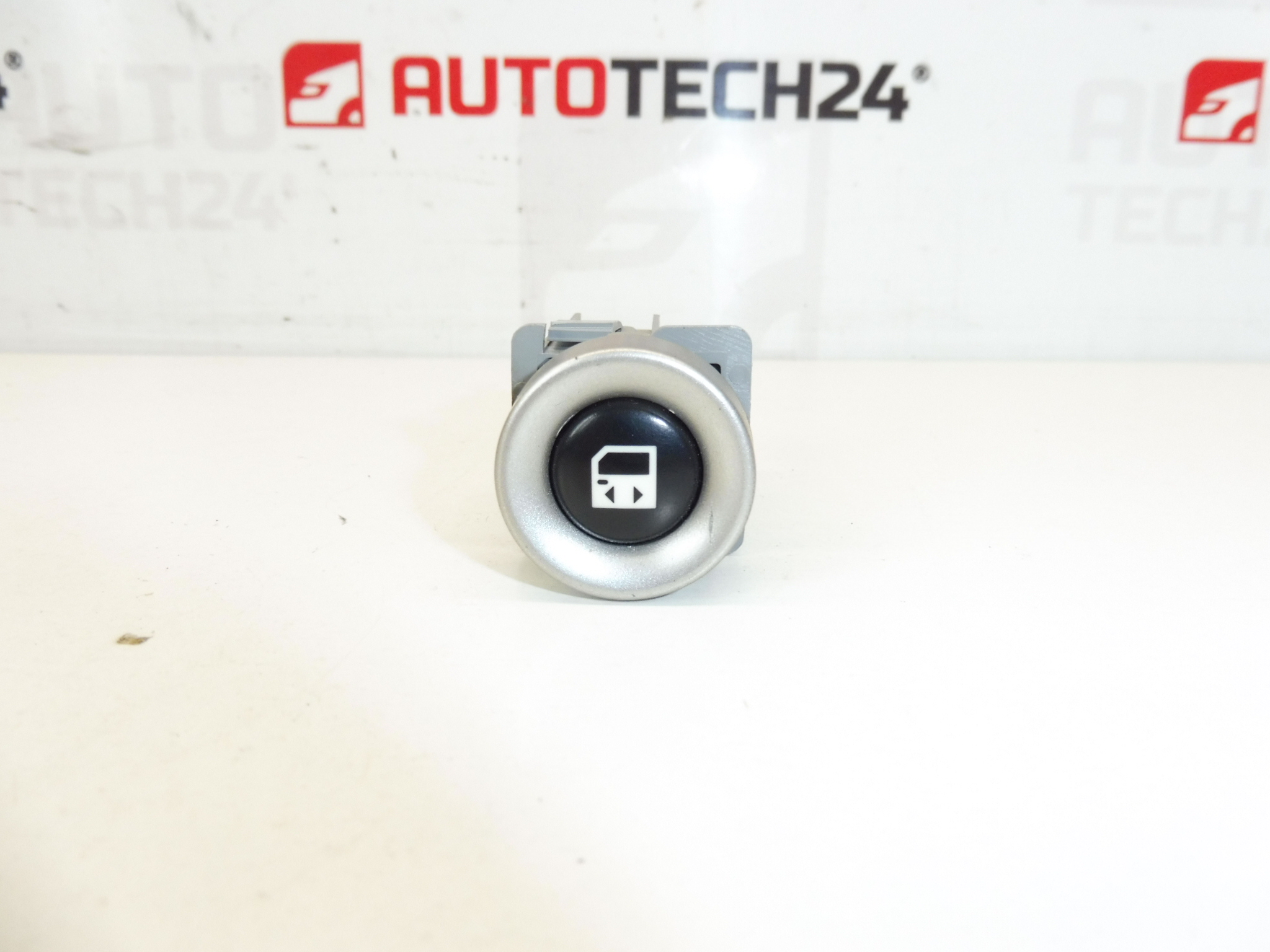 Actuator achterdeur Citroën C8 Peugeot 807 1488929077 6554N1