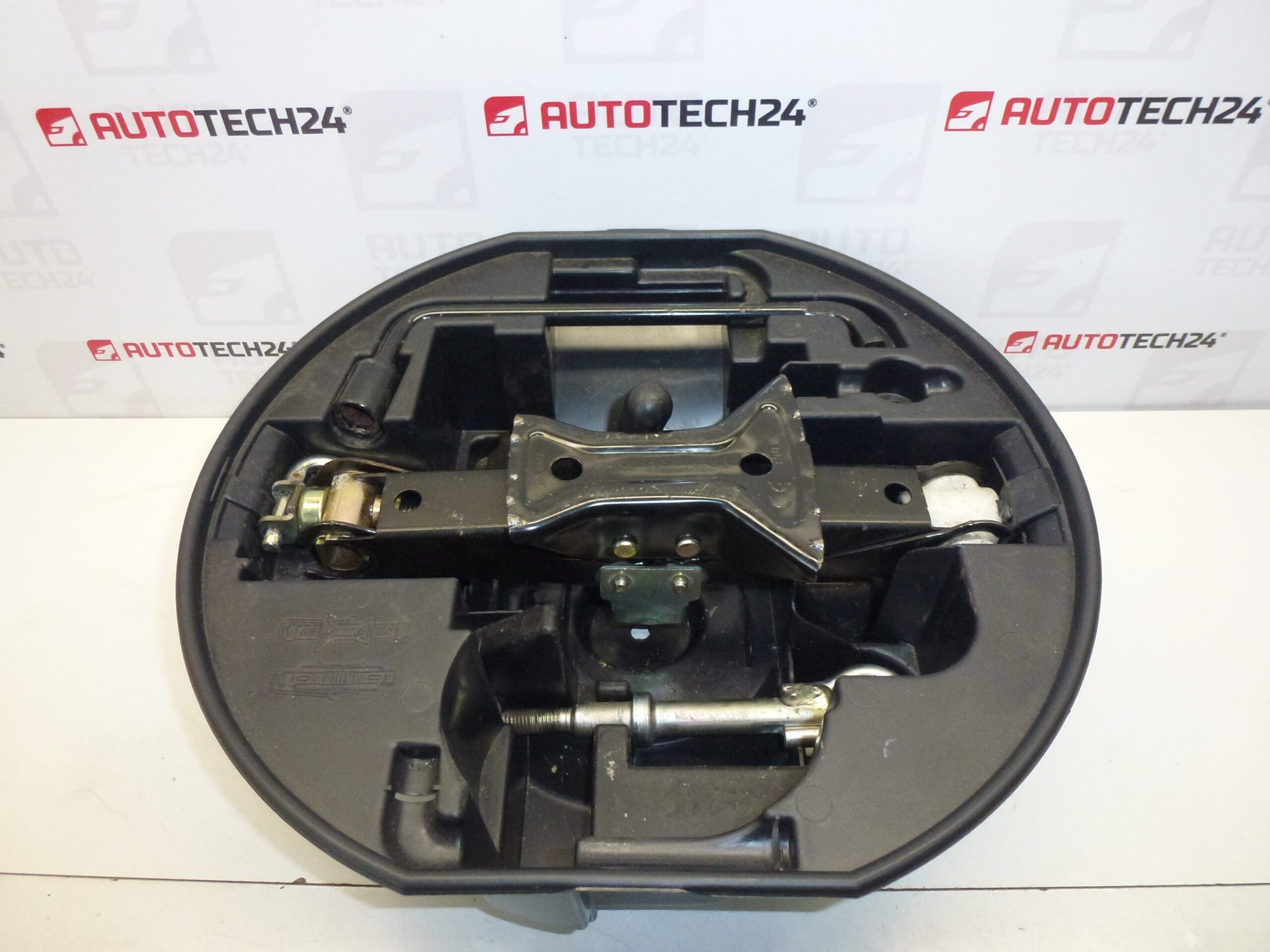 Gereedschap, hendel, moersleutel, sleepoog Citroën C3 673672