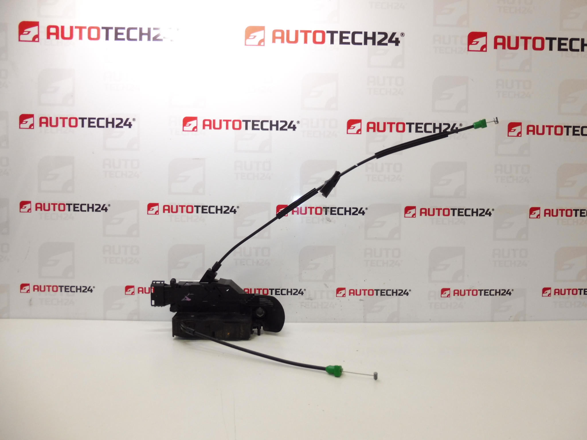 Deurslot linksvoor Citroën C3 Picasso 9135FR