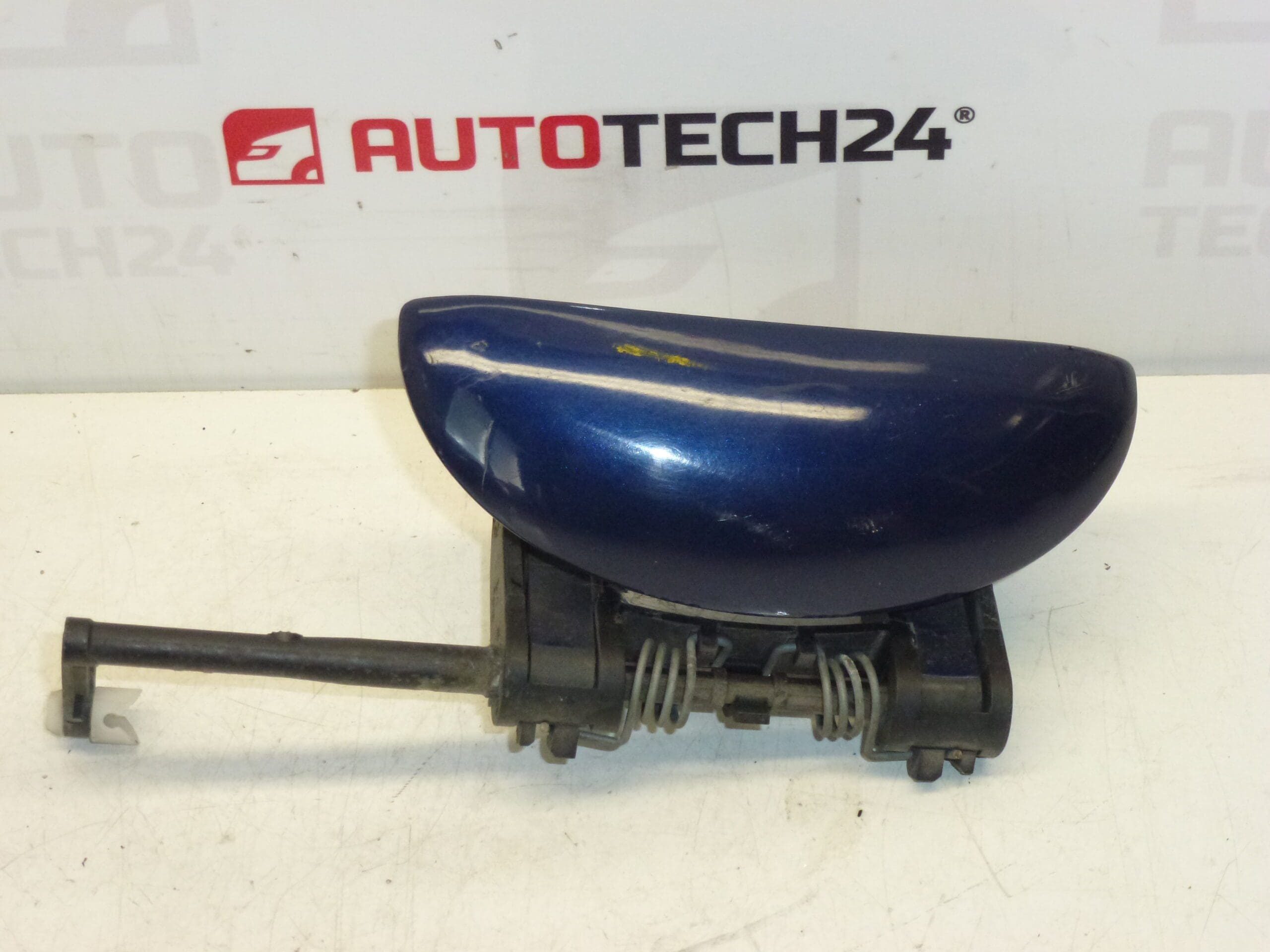 Deurkruk links voor Peugeot 206 9101N6 EGE
