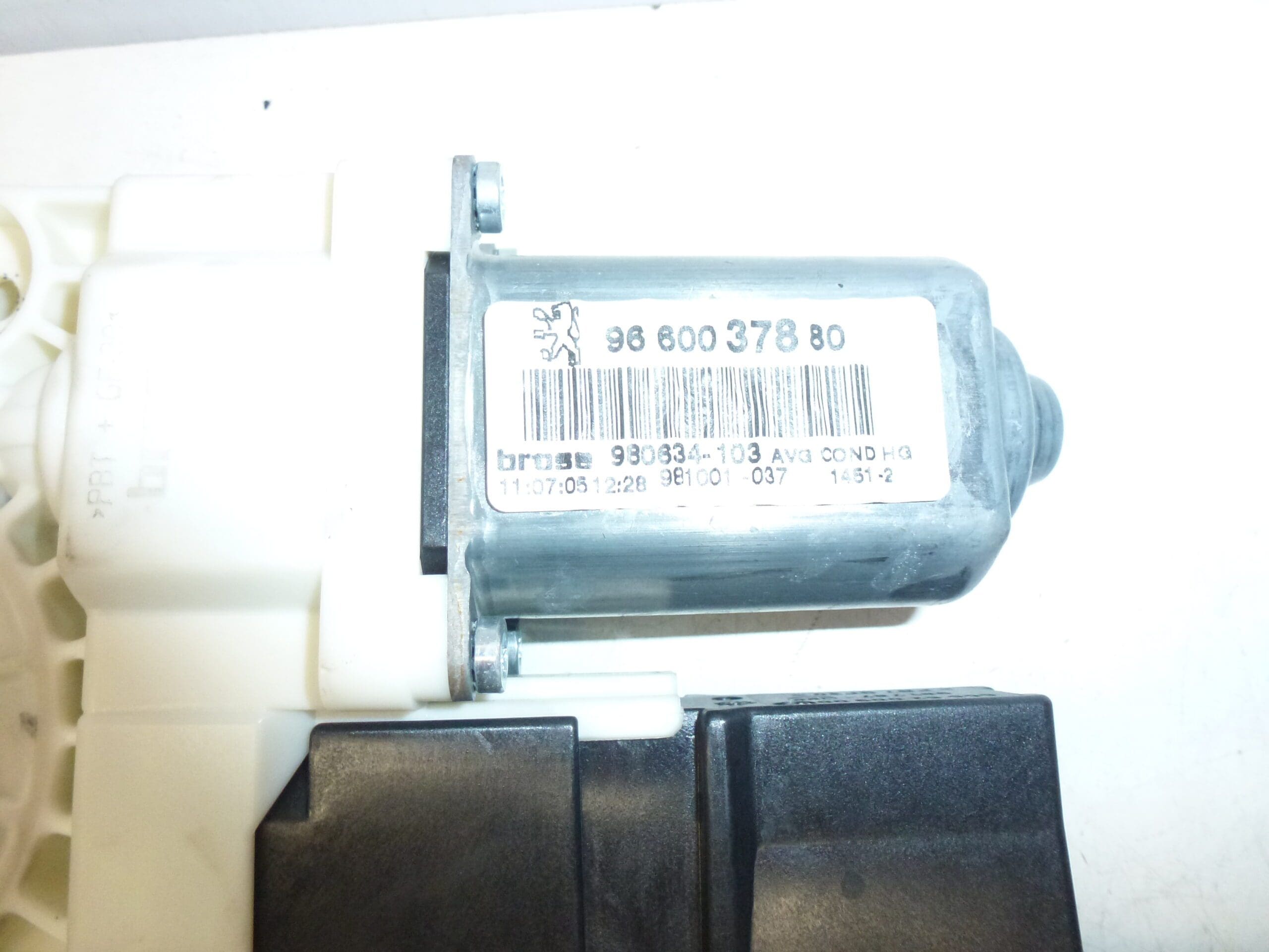 Peugeot 307 CC Linker Raammotor 9660037880 9221CN