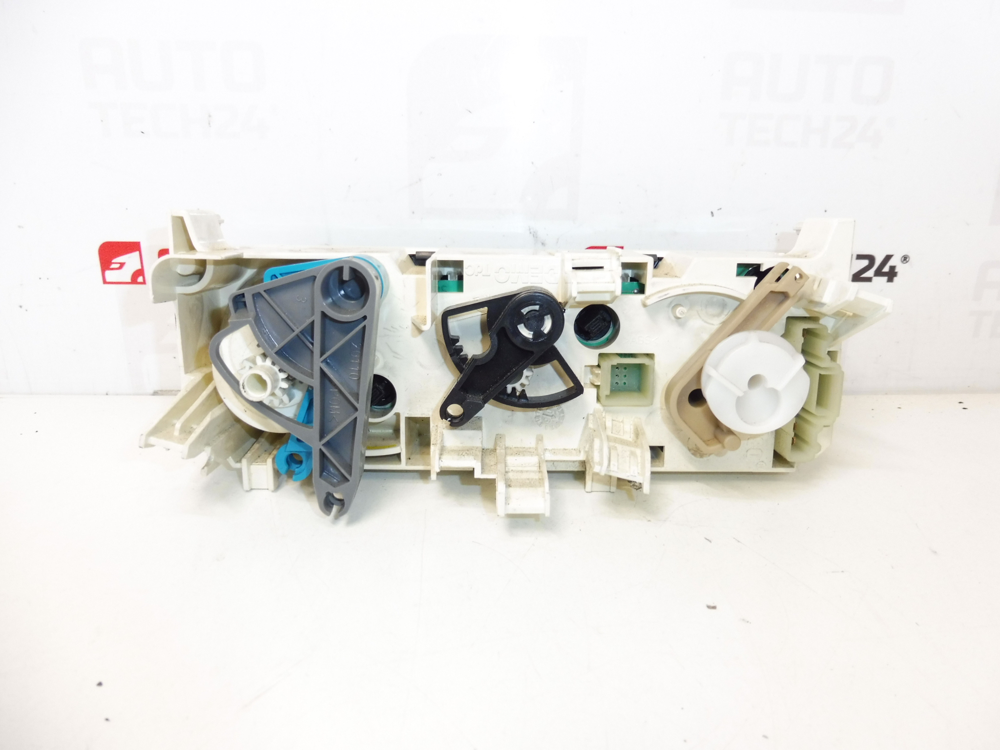 Kachelbediening Citroën Berlingo Peugeot Partner 030808E 6451NL