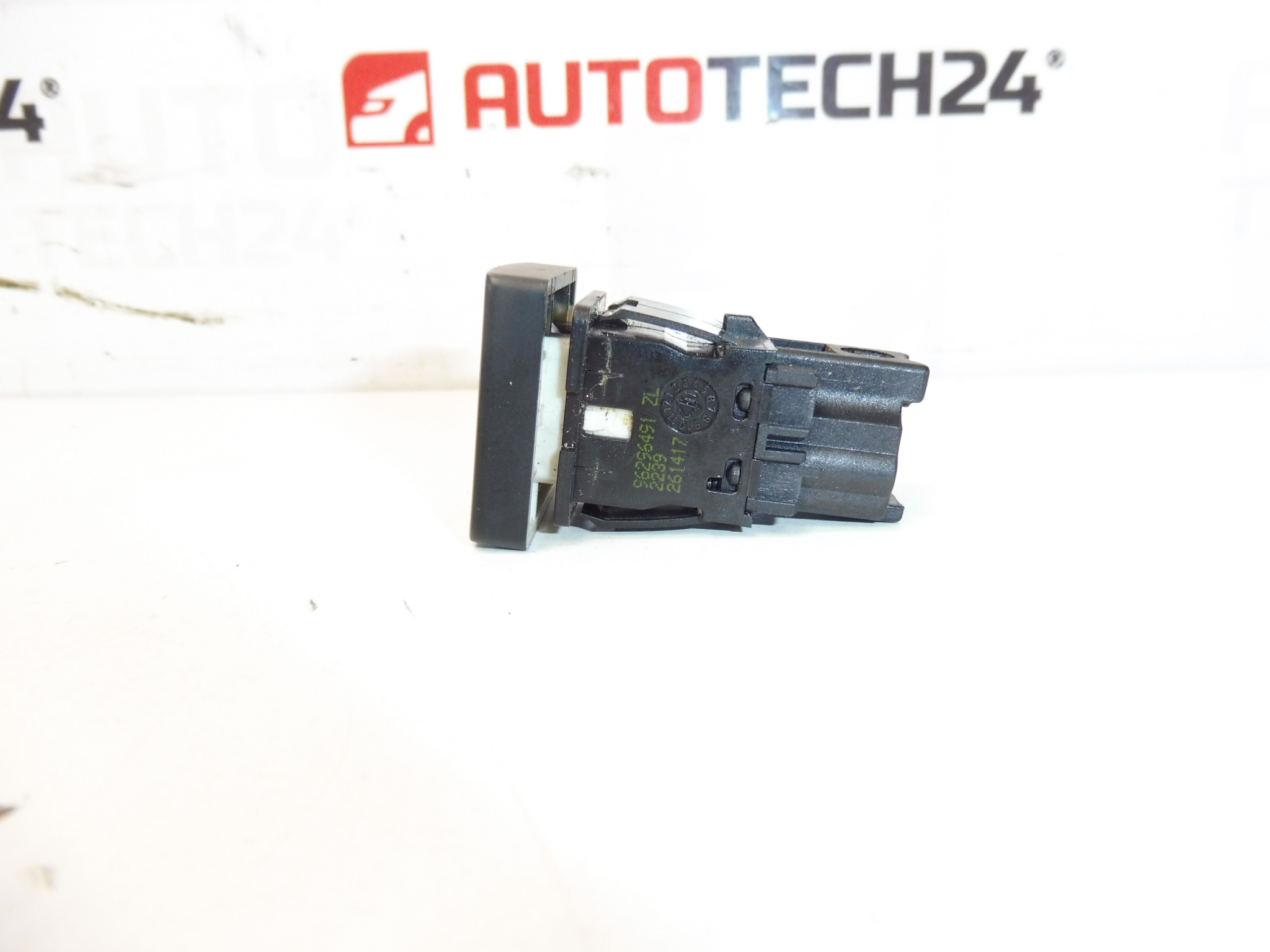 Bediening stoelverwarming Citroën Peugeot 96296491ZL 8904TW