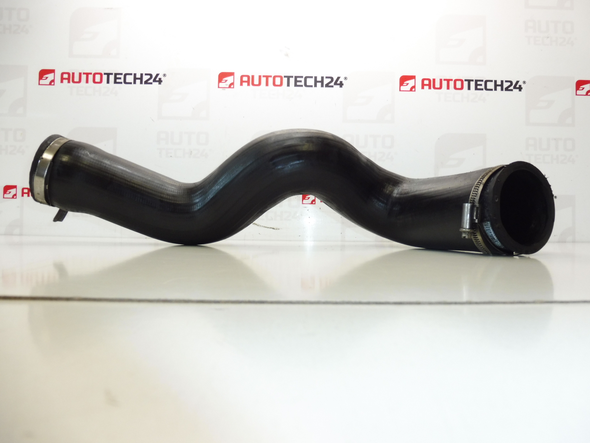 Luchtaansluiting voor Citroën Peugeot 2.0 en 2.2 HDI wisselaar 0382W8