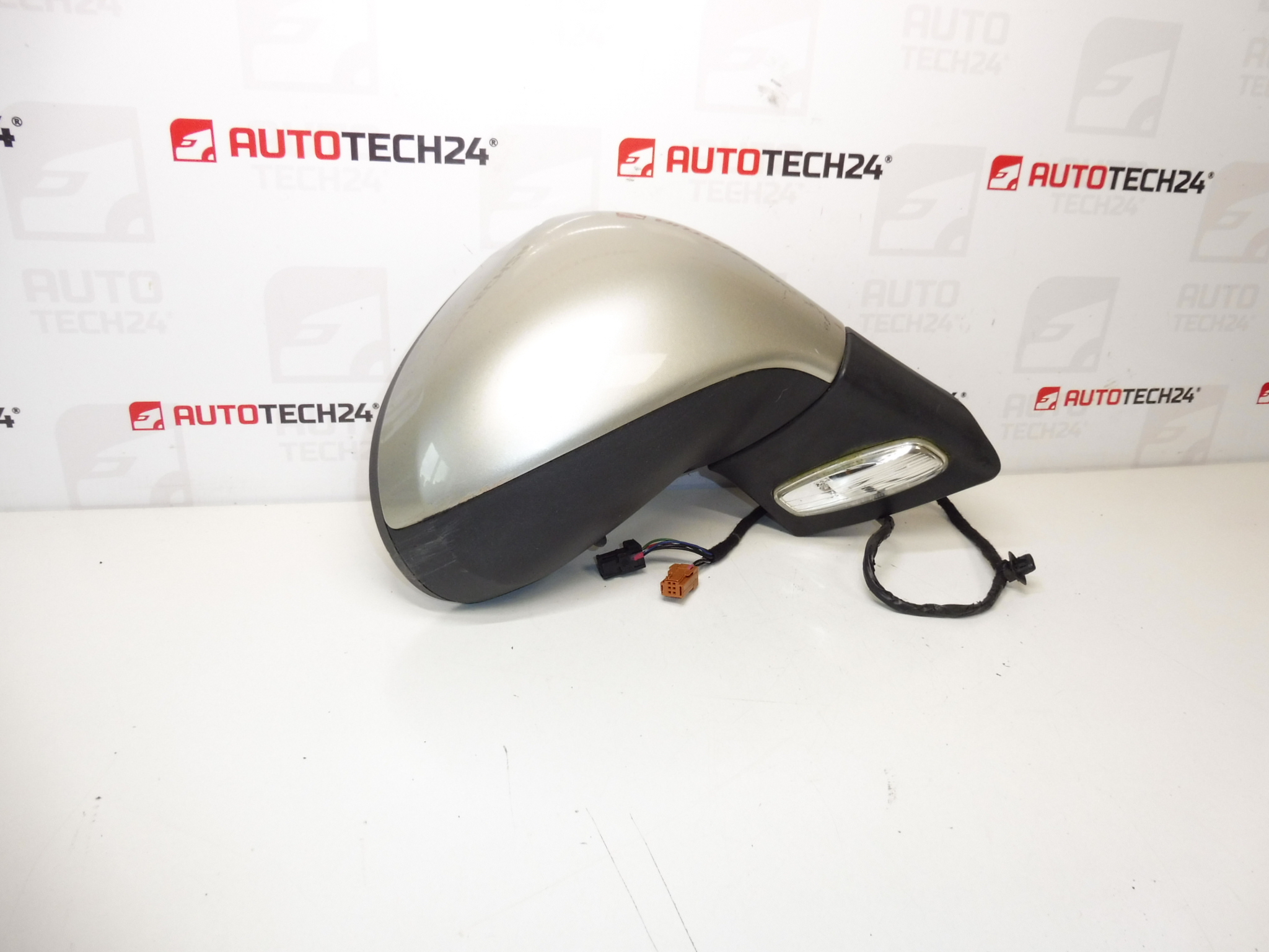 Rechter spiegel Peugeot 207 ETSC 96806501XT 8149ZH