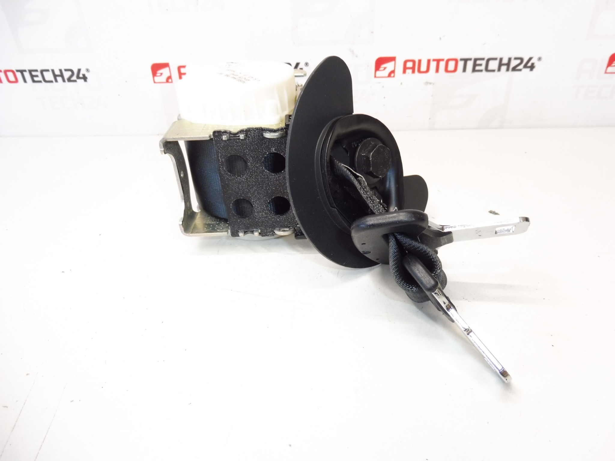 Peugeot 5008 veiligheidsgordel midden achter 34058194A 8975SK