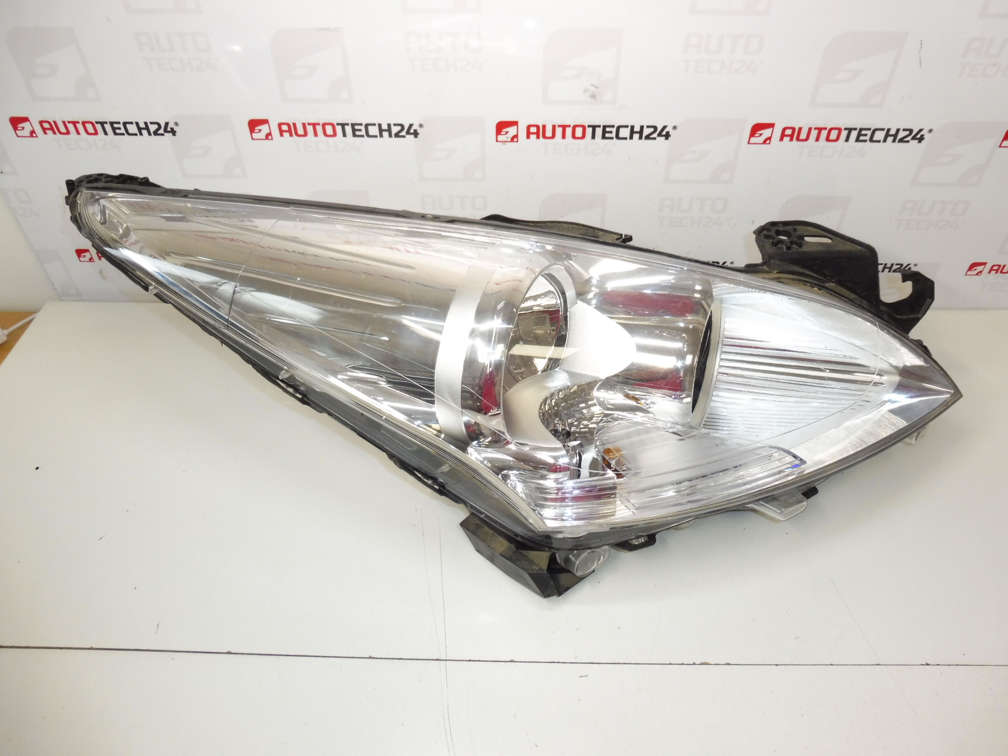 Koplamp compleet rechts voor Valeo Peugeot 3008 5008 89903339 6206N9
