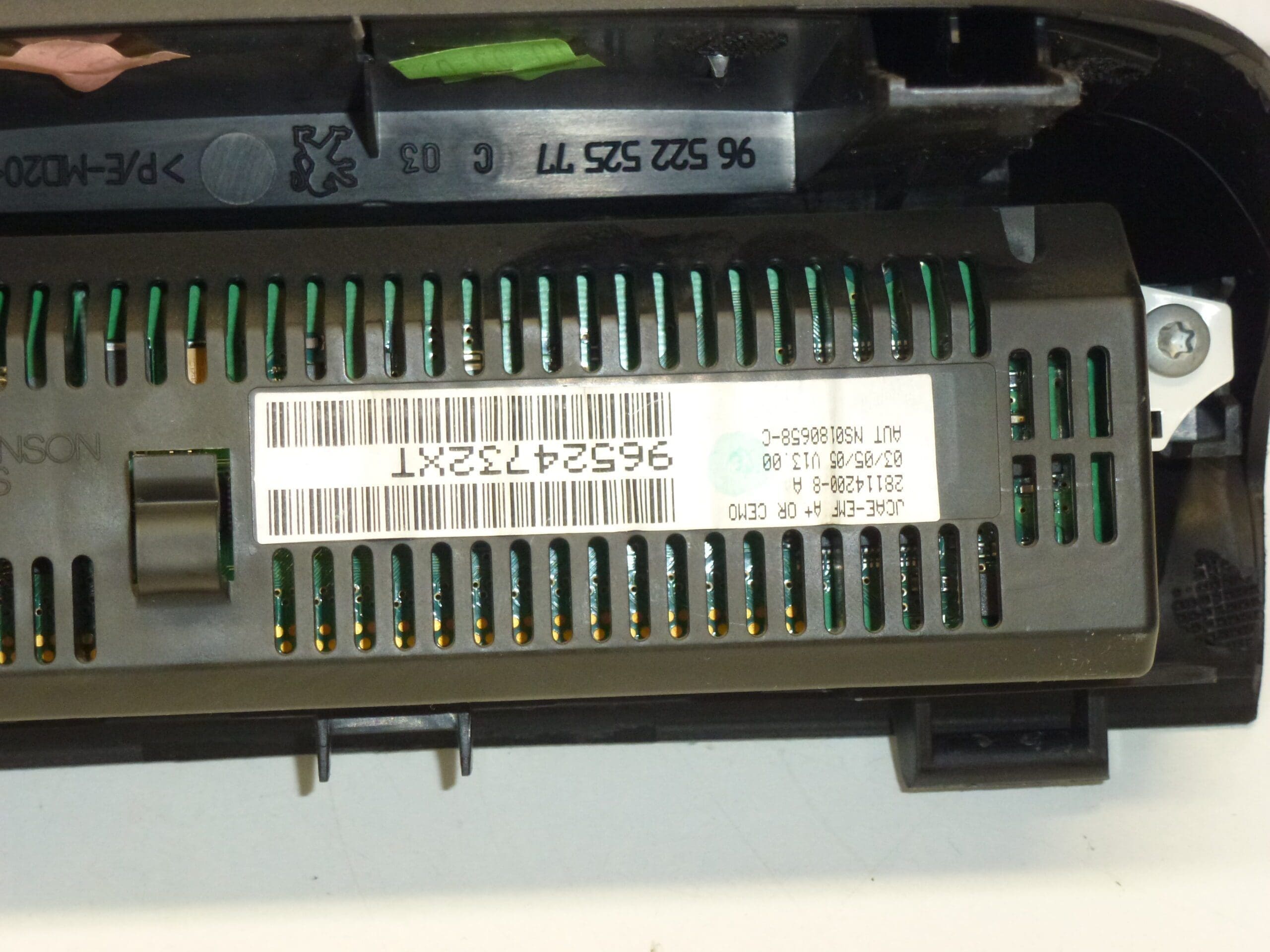 Peugeot 307 PSA computer radio display 96524732XT 6155EG