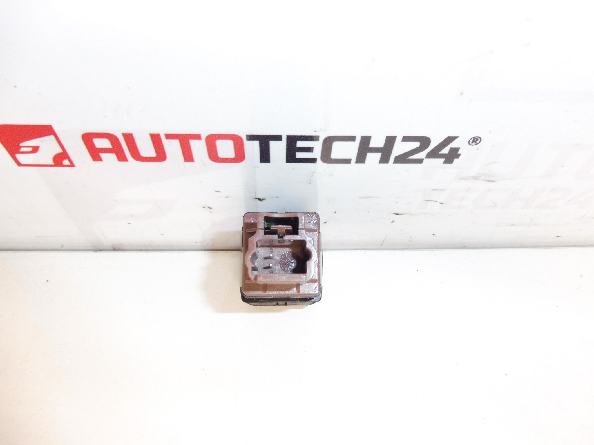 Schakelaar passagiersairbag Citroën Peugeot 96373215ZL 8216E6