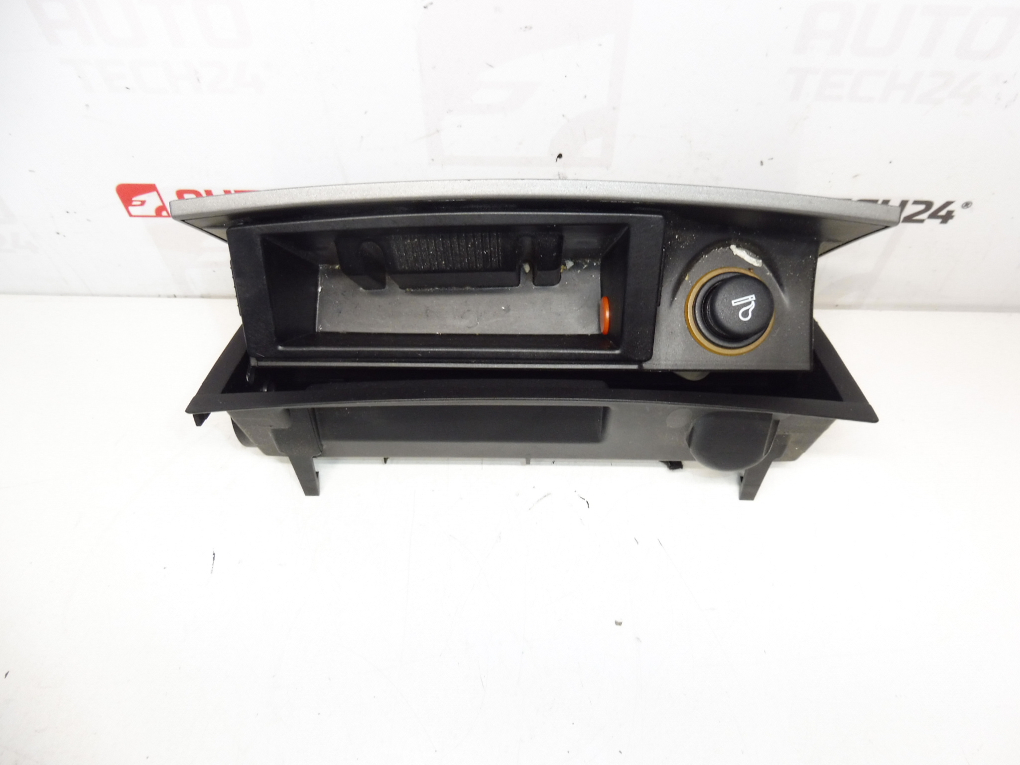 Asbak met aansteker Peugeot 407 9644562177 8211JH