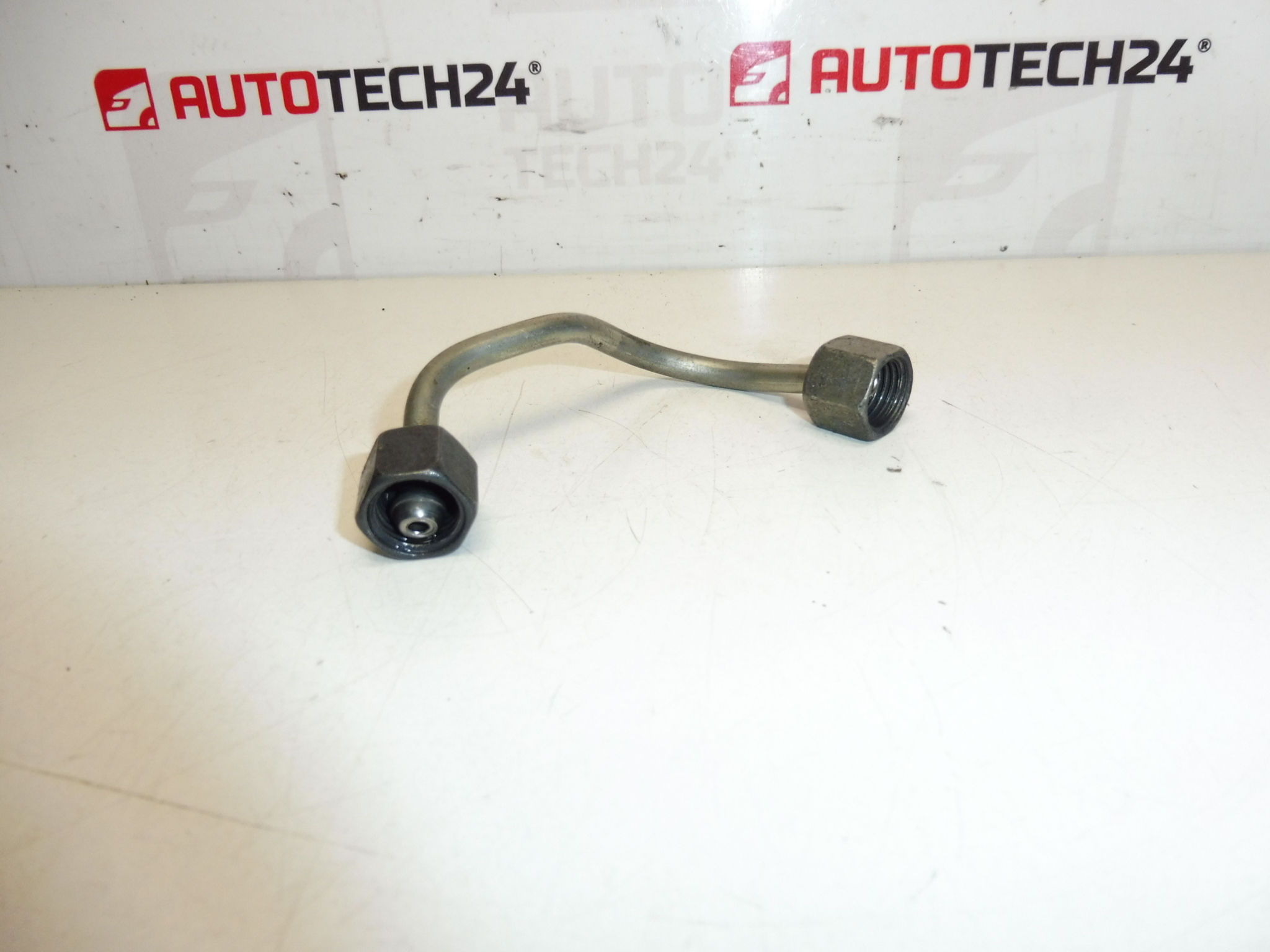 Aanvoerleiding 3e injector Citroën Peugeot 9811737680