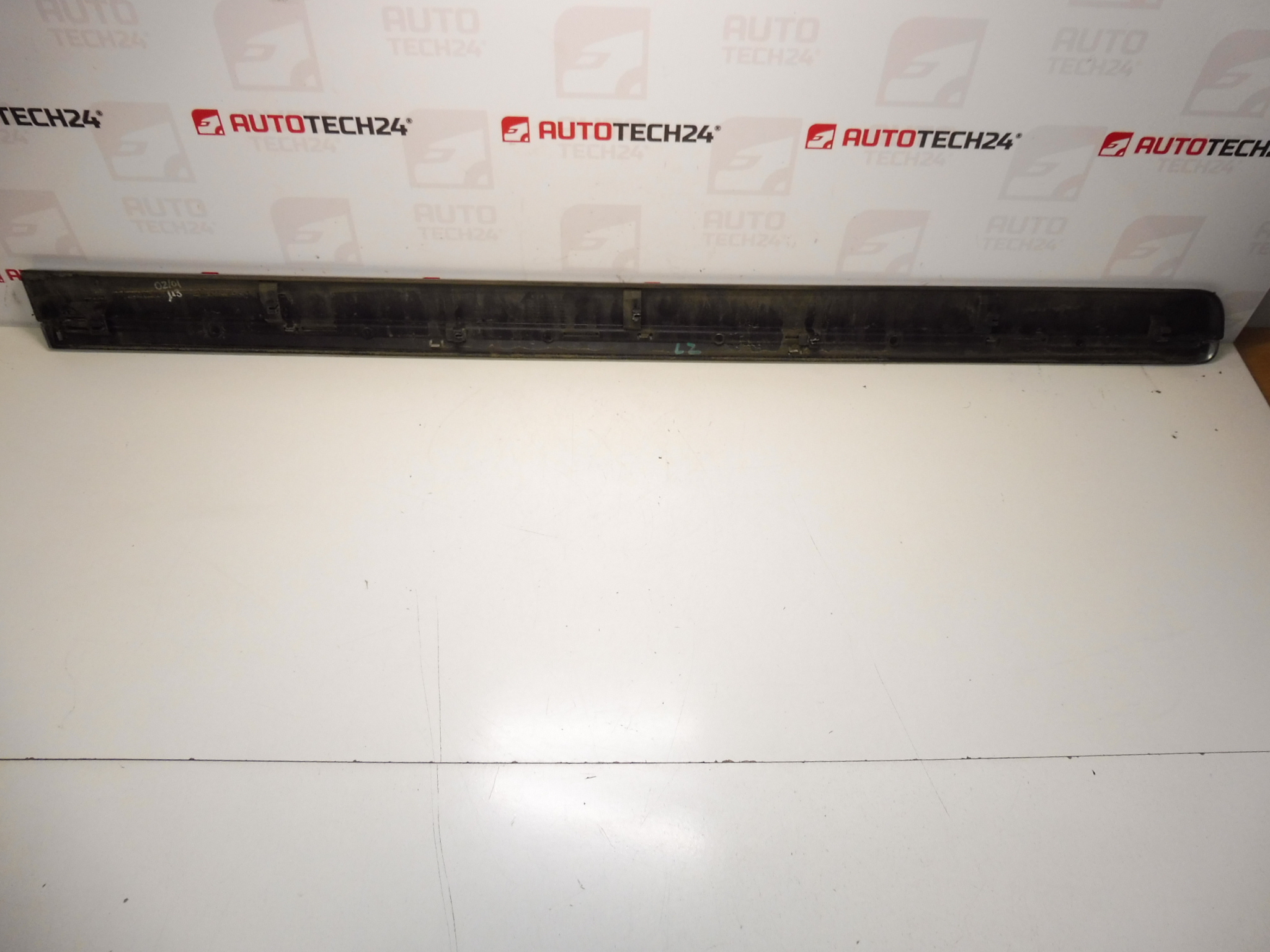 Deurlijst linksachter Citroen C8 Peugeot 807 KTQ 1401029977 8546W2