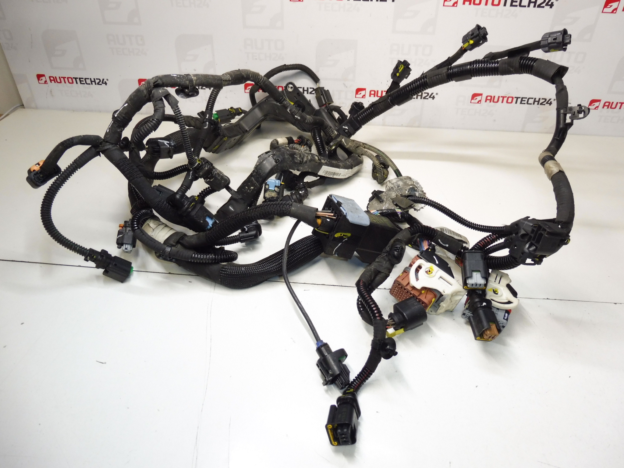 Hoofdmotor Citroën Peugeot 1.6 HDI 9803029180 9678305680