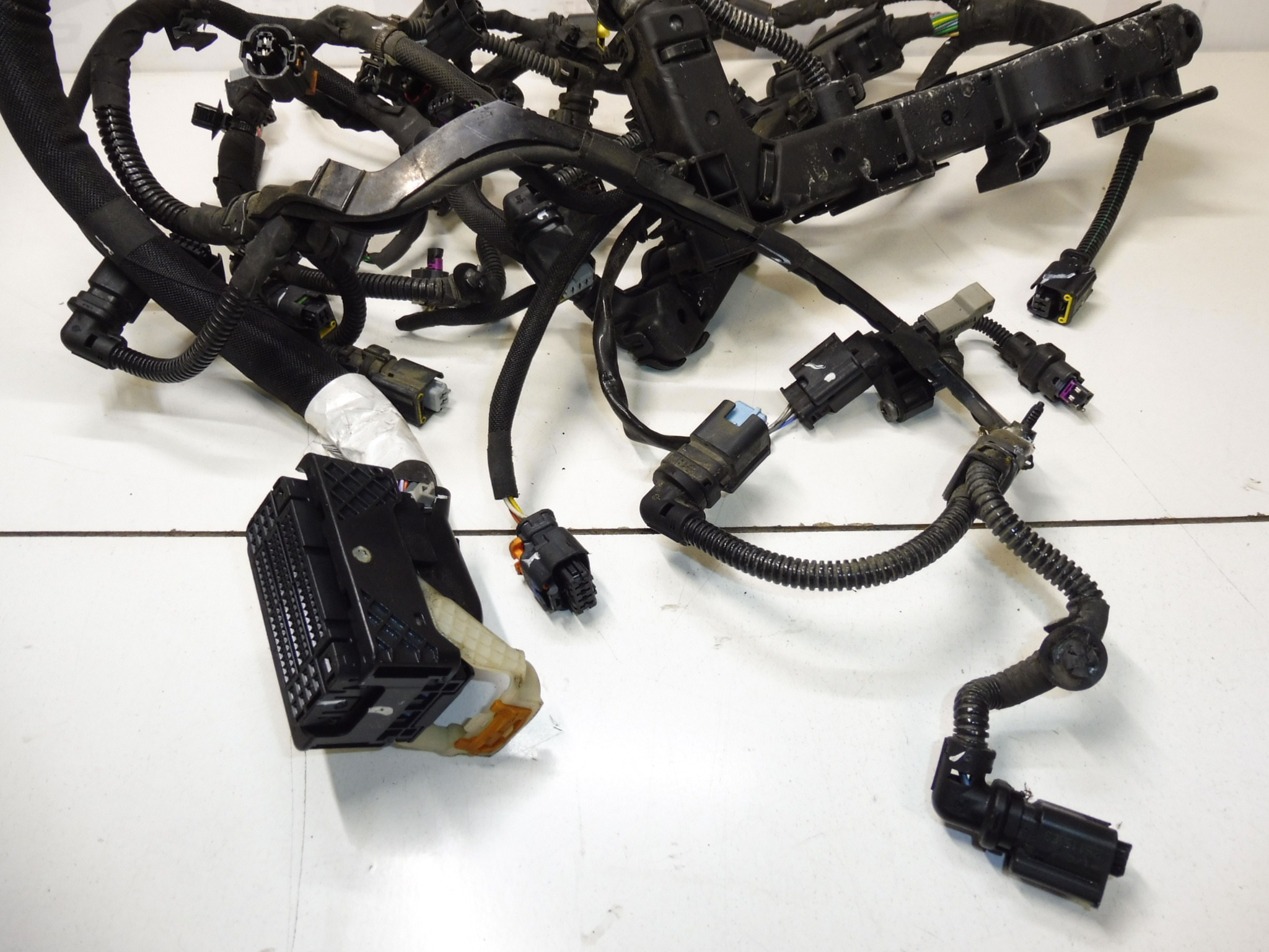 Hoofdmotorkabelboom Citroën Peugeot 1.2 HN01 9807341980