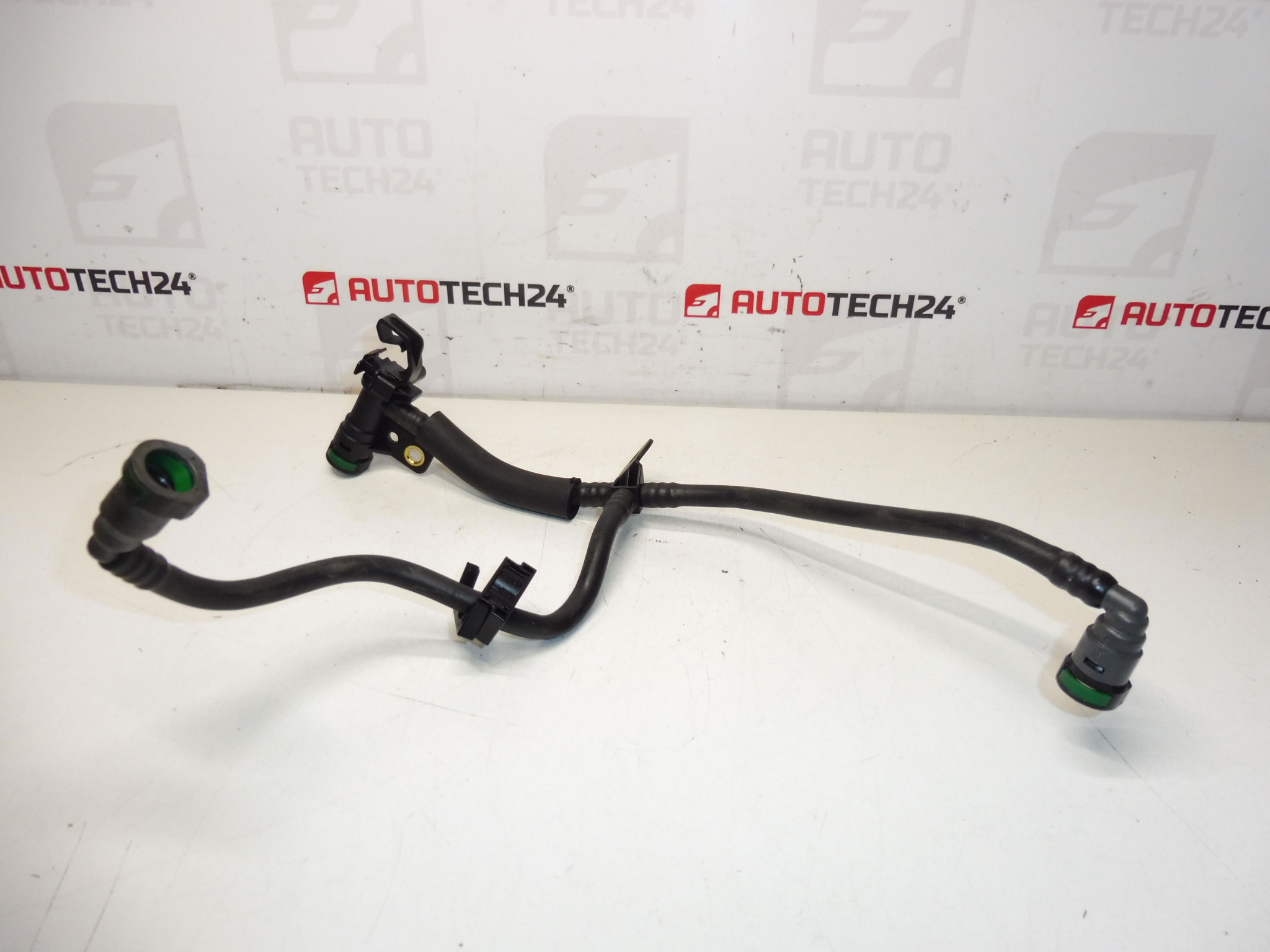 Brandstofslangen Citroën Peugeot 1.6 e-HDI 9808083480 1574HV