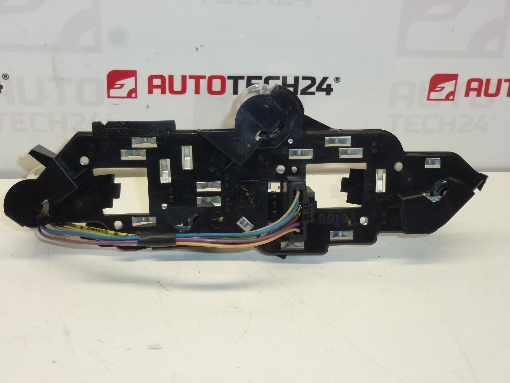 Stekkerdoos voor de linker achterlamp met stukje bedrading Peugeot 307 6350P3