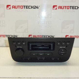 Autoradio met CD Peugeot 406 9636704880 9643180280