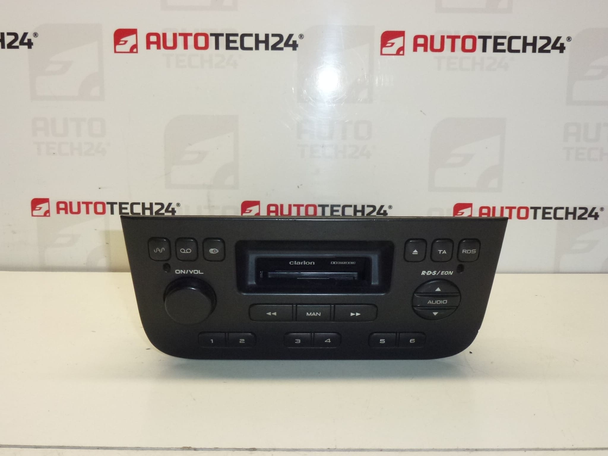 Autoradio met CD Peugeot 406 9636704880 9643180280