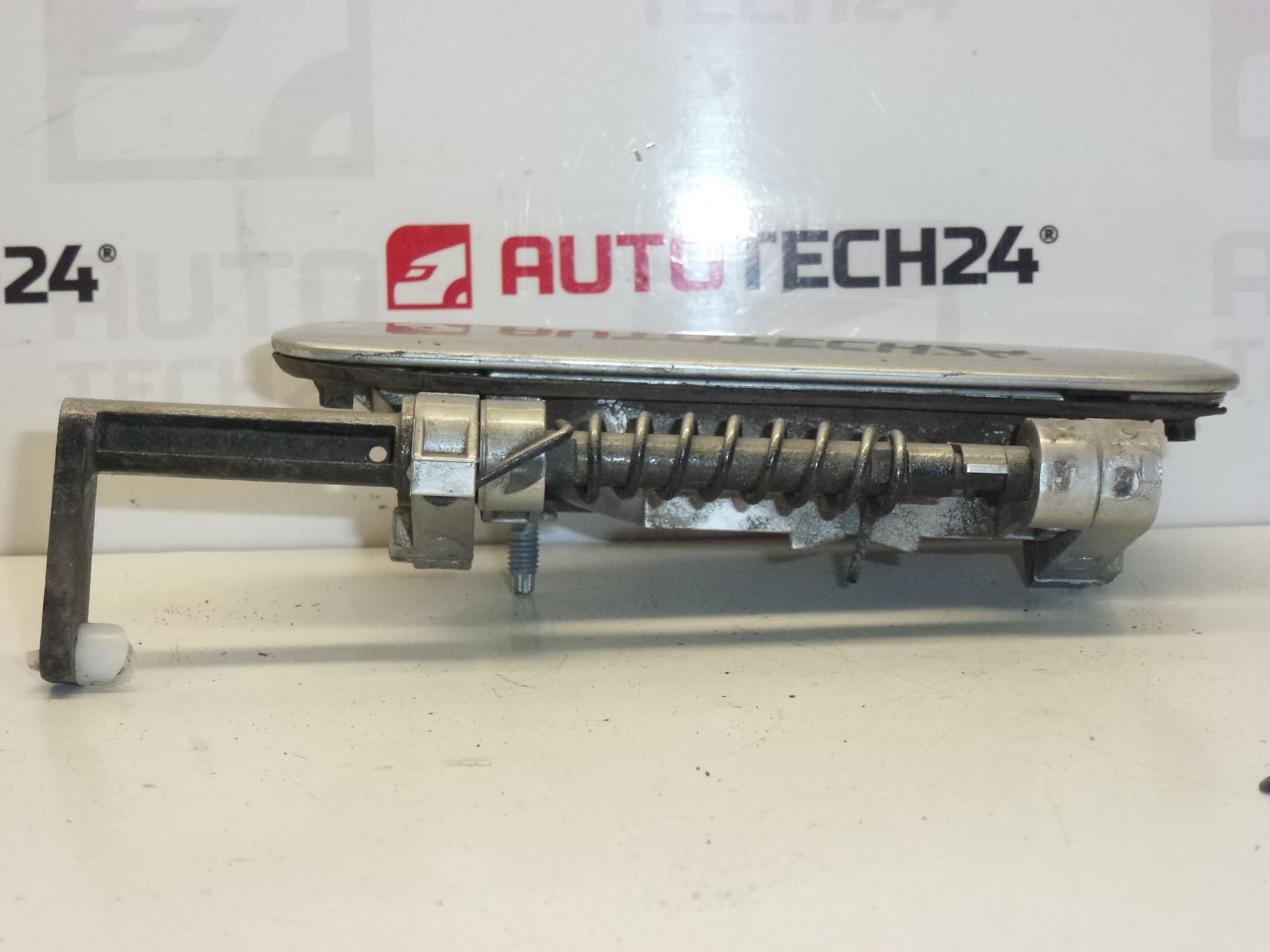 Portiergreep links voor Peugeot EZRC 9101H2