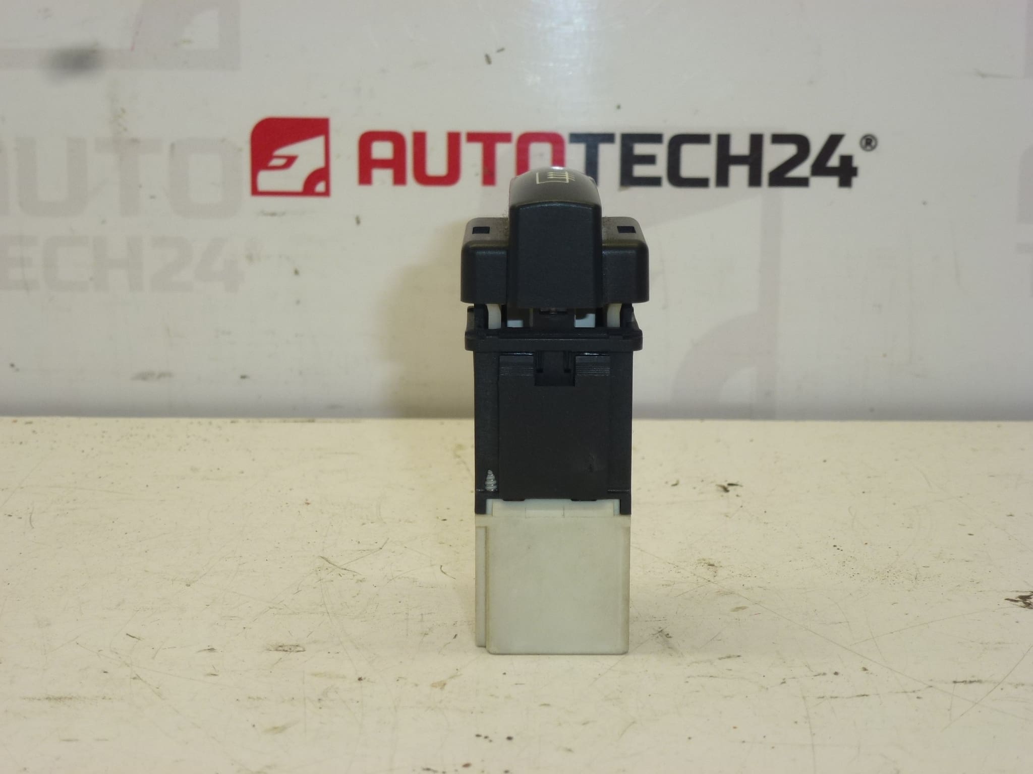 Citroën Peugeot bediening achterruitverwarming 655497