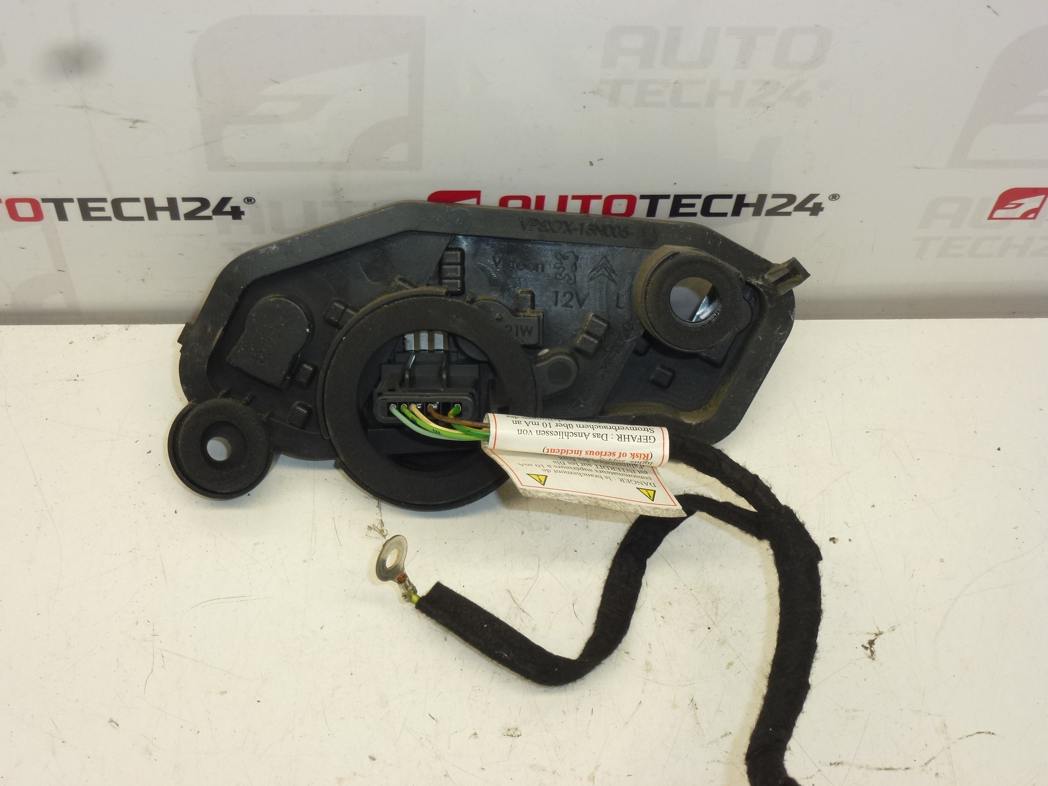 Sokkel voor achterlicht links exterieur Citroën C5 X7 sedan 6351EW