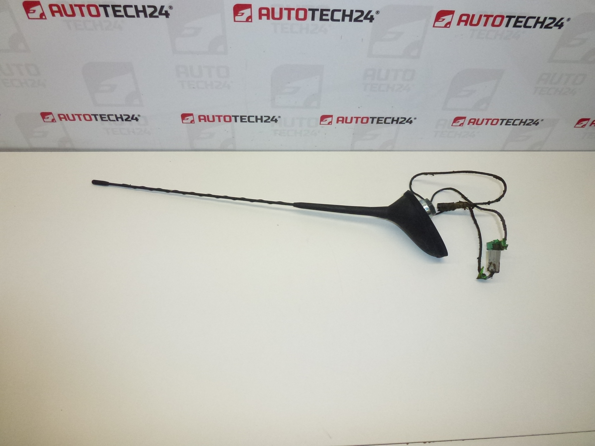 Antenne Citroën Peugeot 9660800680 6561KW 6561SN