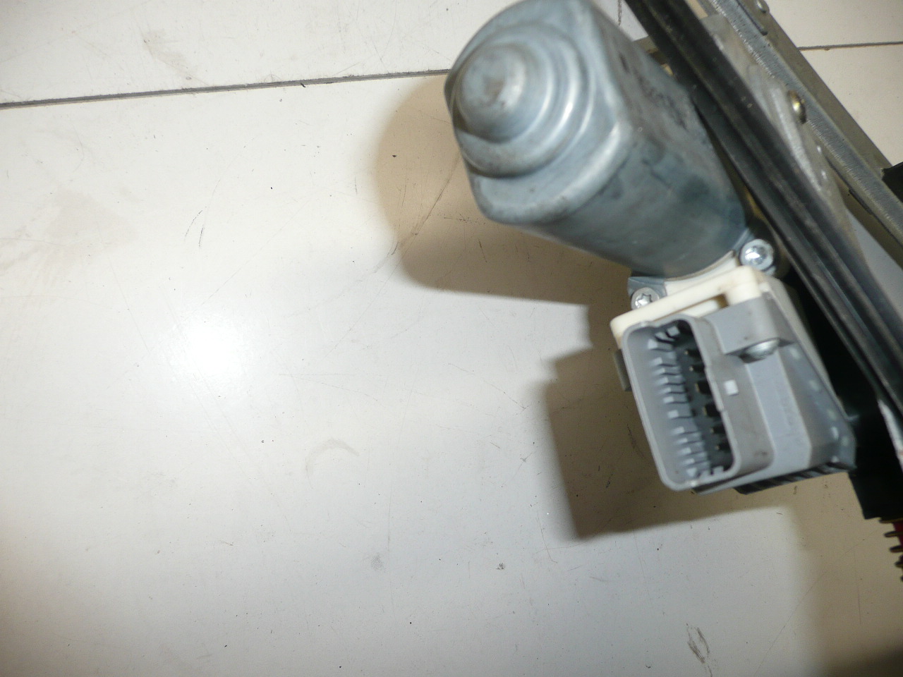 Trekker links voor Citroën Xsara Picasso 9221G2