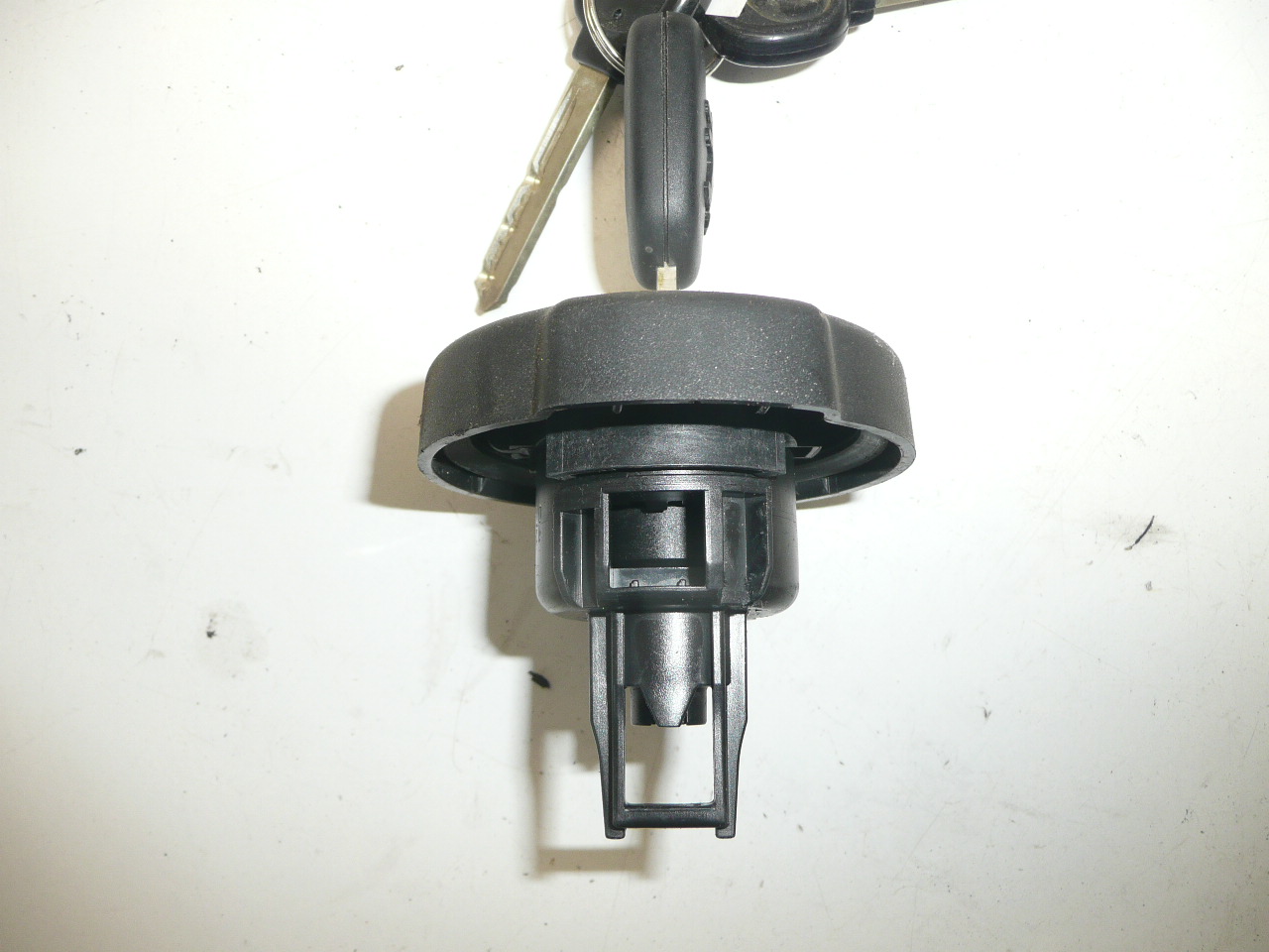 Tankdop met sleutel Citroën Peugeot 1508L7