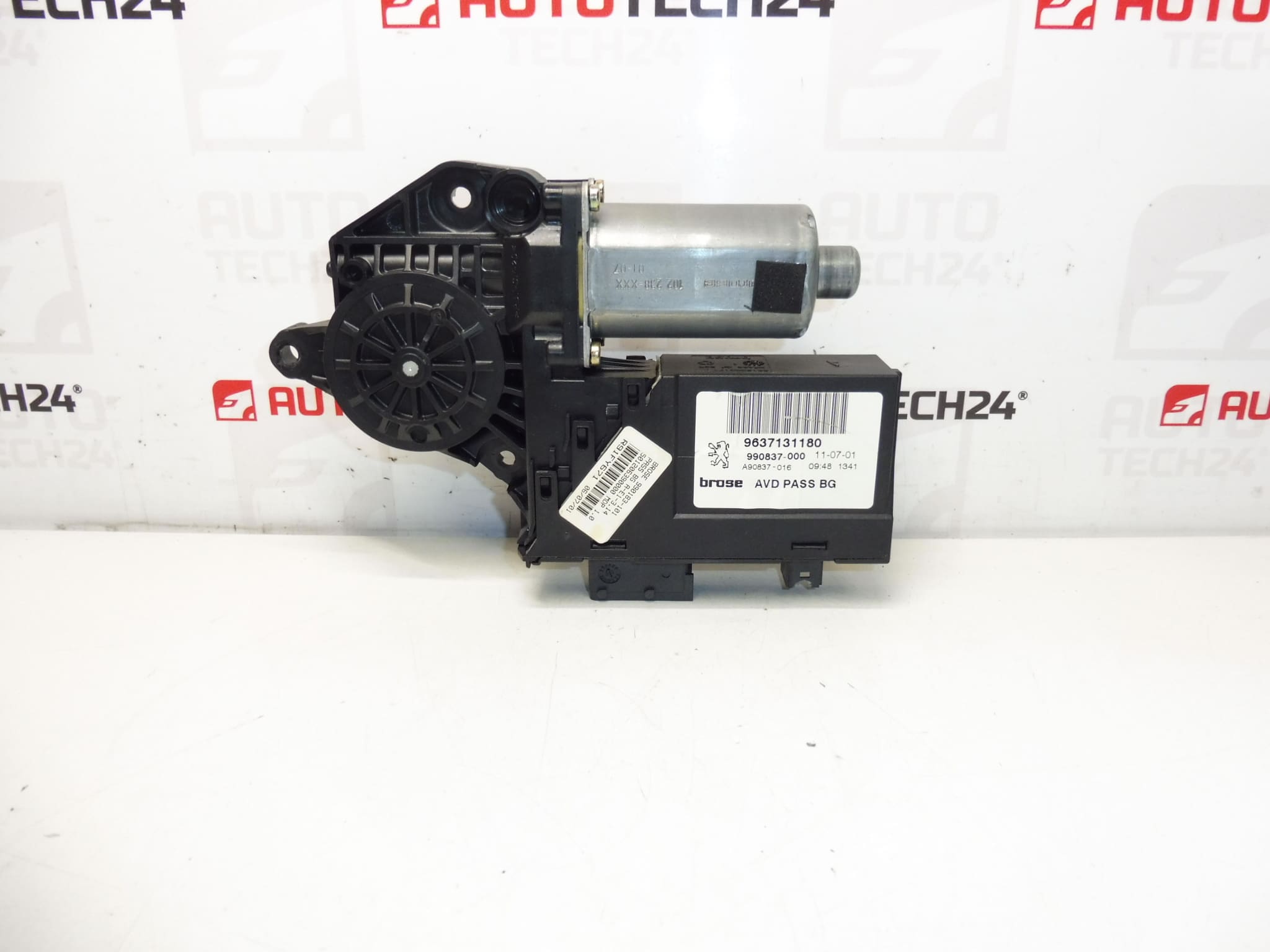 Het rechter voorruit van de Peugeot 307 9637131180 9222az