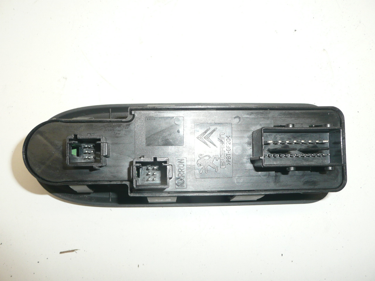 Raam- en spiegelcontroller. Citroen C3 II 96652236XT 6490AZ