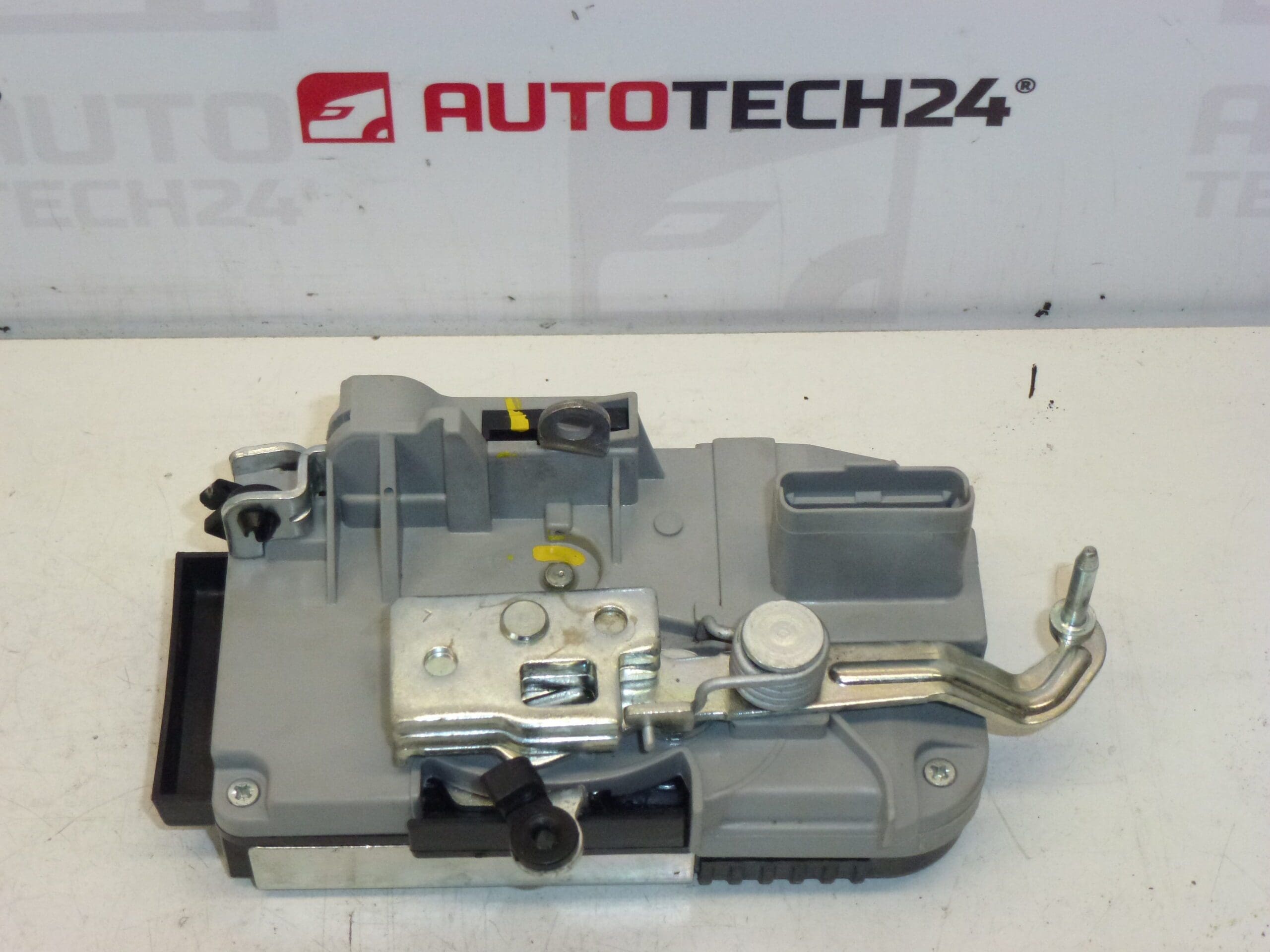 Linker voorportierslot Citroën/Peugeot 9135L4 - Afbeelding 2