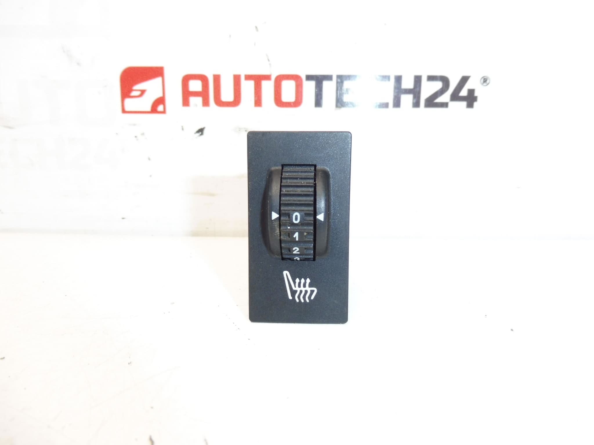 Citroën Peugeot 96637502xt 8906kq stoelbesturing