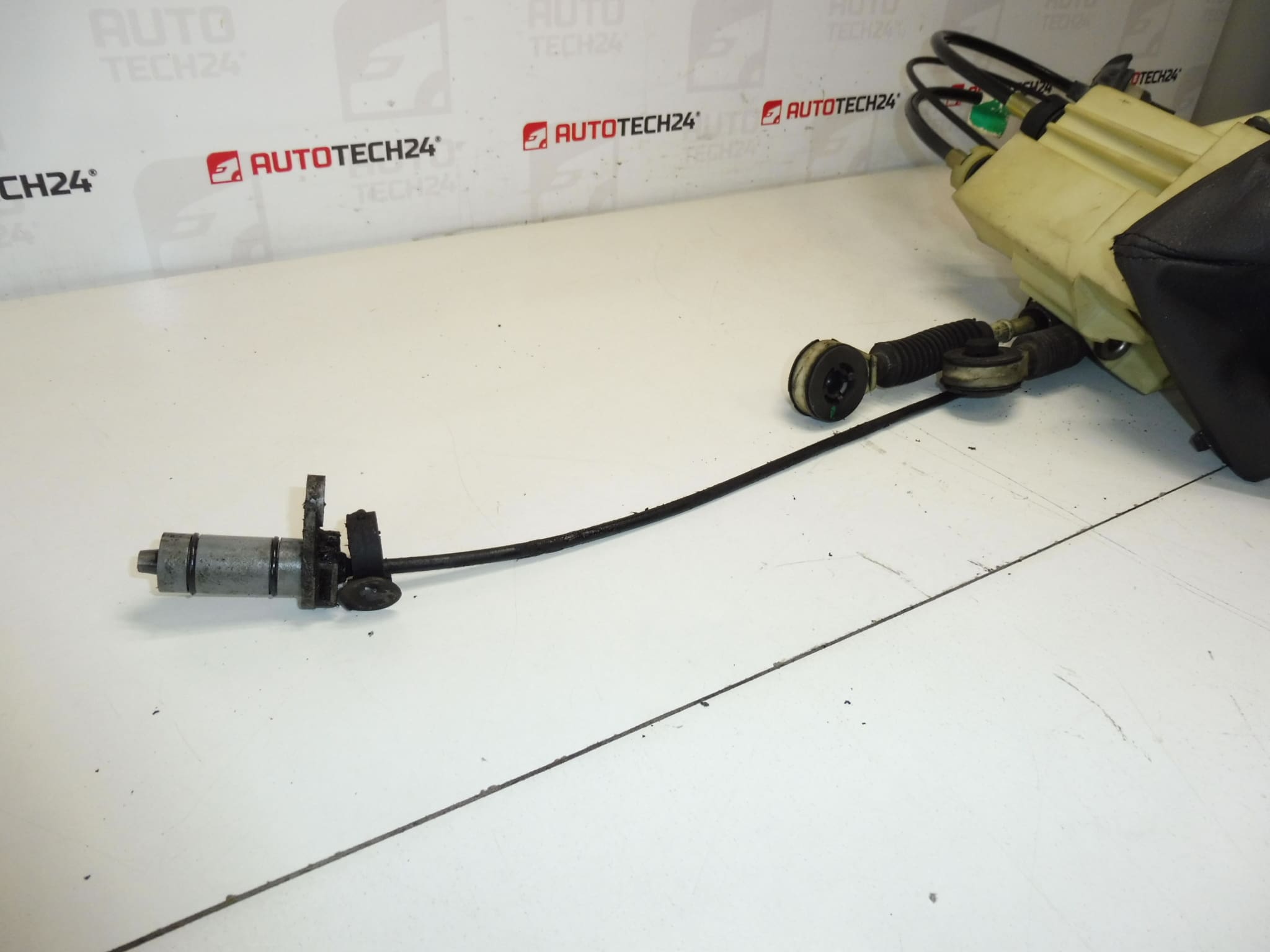 Schakelmechanisme en schakelkabels 6 versnellingen Citroën Peugeot 2400P7 2444X8 241059 - Afbeelding 2