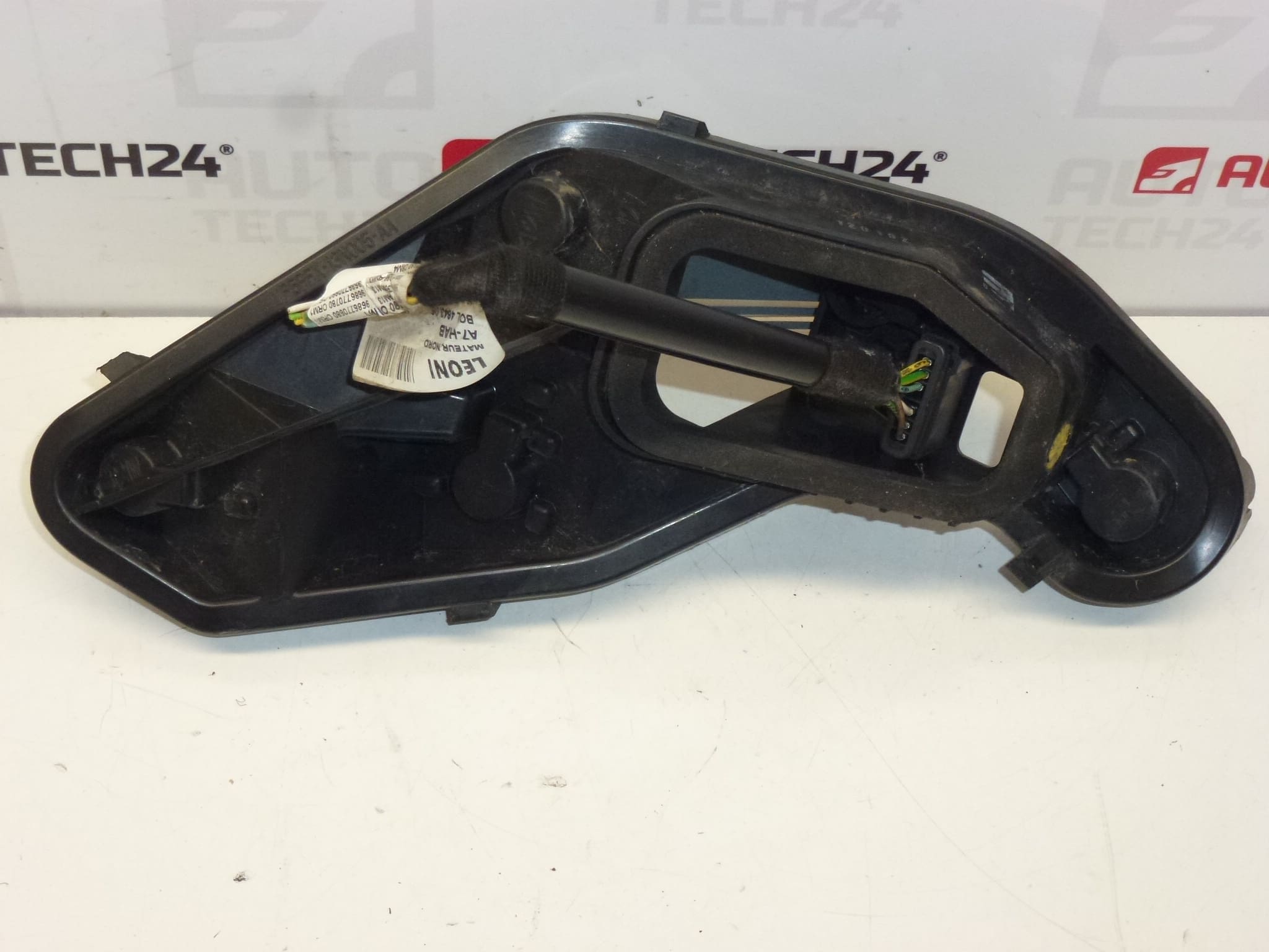 Fitting voor achterlicht links + kabel Peugeot 207 6350Y7 - Afbeelding 2