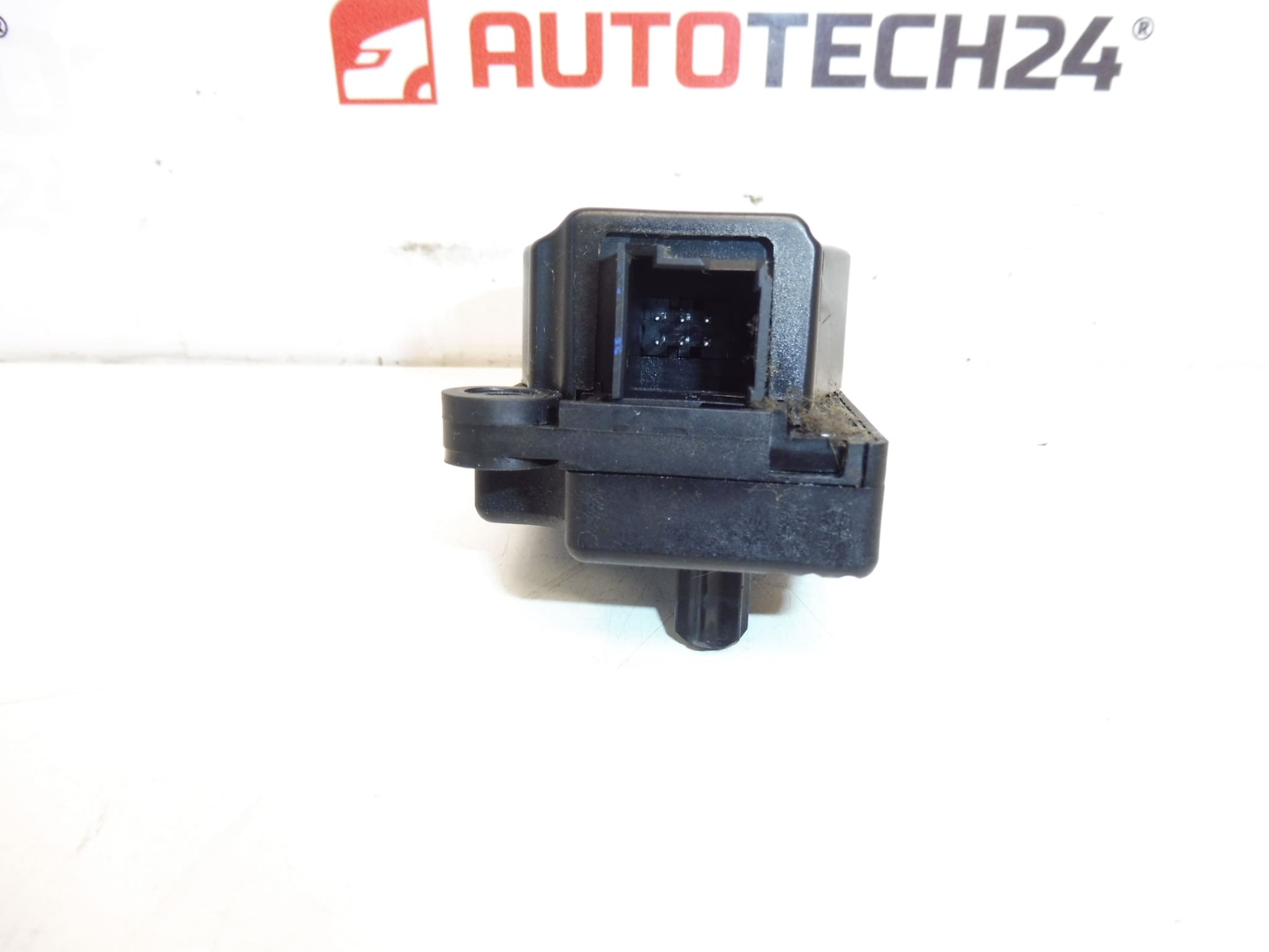 BEHR Servomotor Verwarming Citroën Peugeot EAD515 P2861001U en 31 647947 - Afbeelding 2