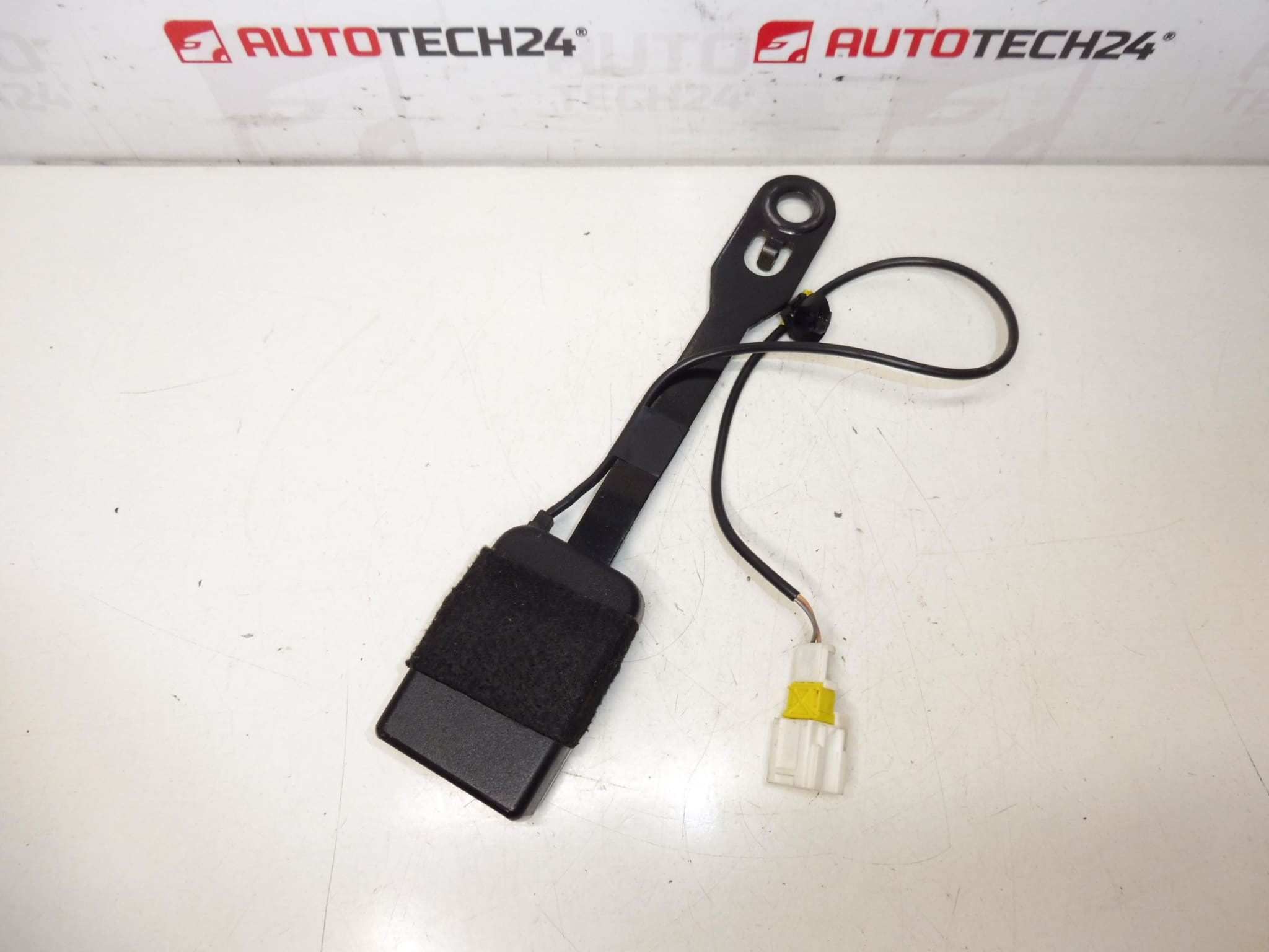 Houder gordelsluiting passagierszijde Peugeot 407 8973PV - Afbeelding 2