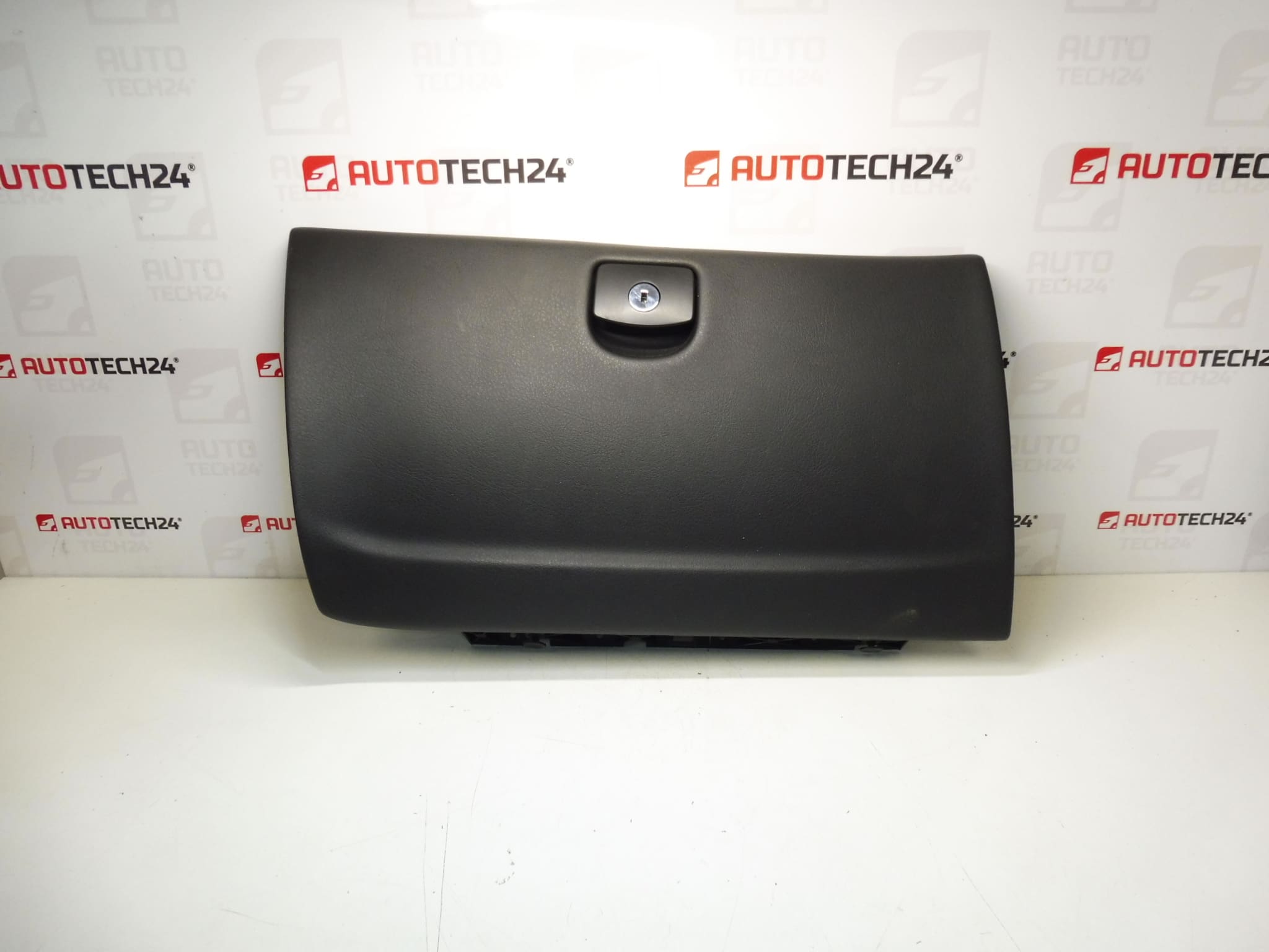 Peugeot 407 8226J0 deksel