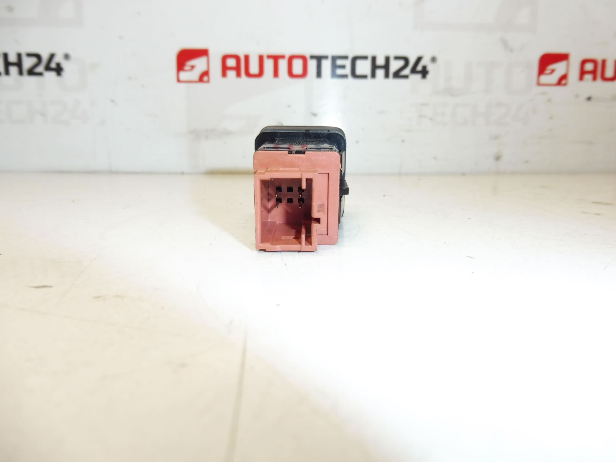 Opening van de Citroën DS 9664235DU -brandstoftank - Afbeelding 2