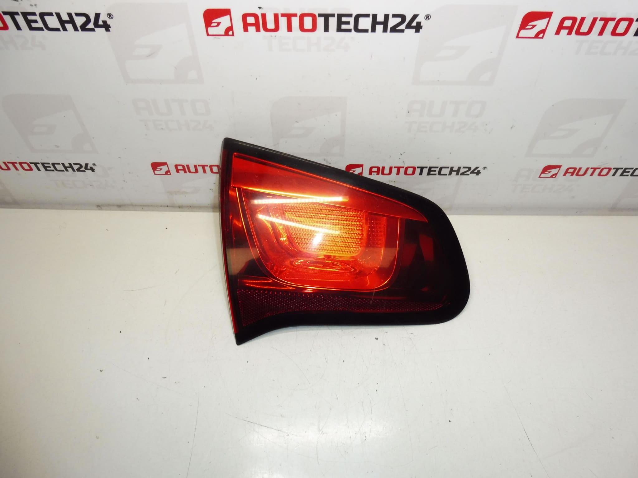 Linker achterlamp deksel Citroën C3 II 89090139