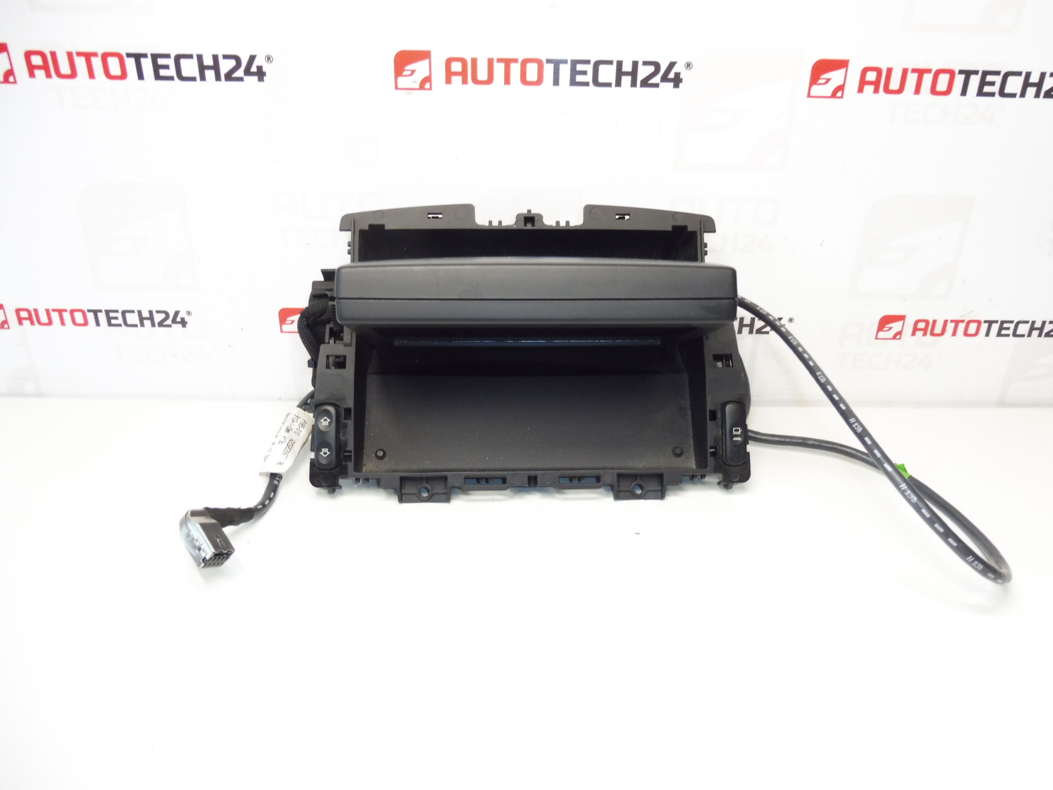 Radiocomputerdisplay Peugeot 3008 5008 96735367ZD 6593E4