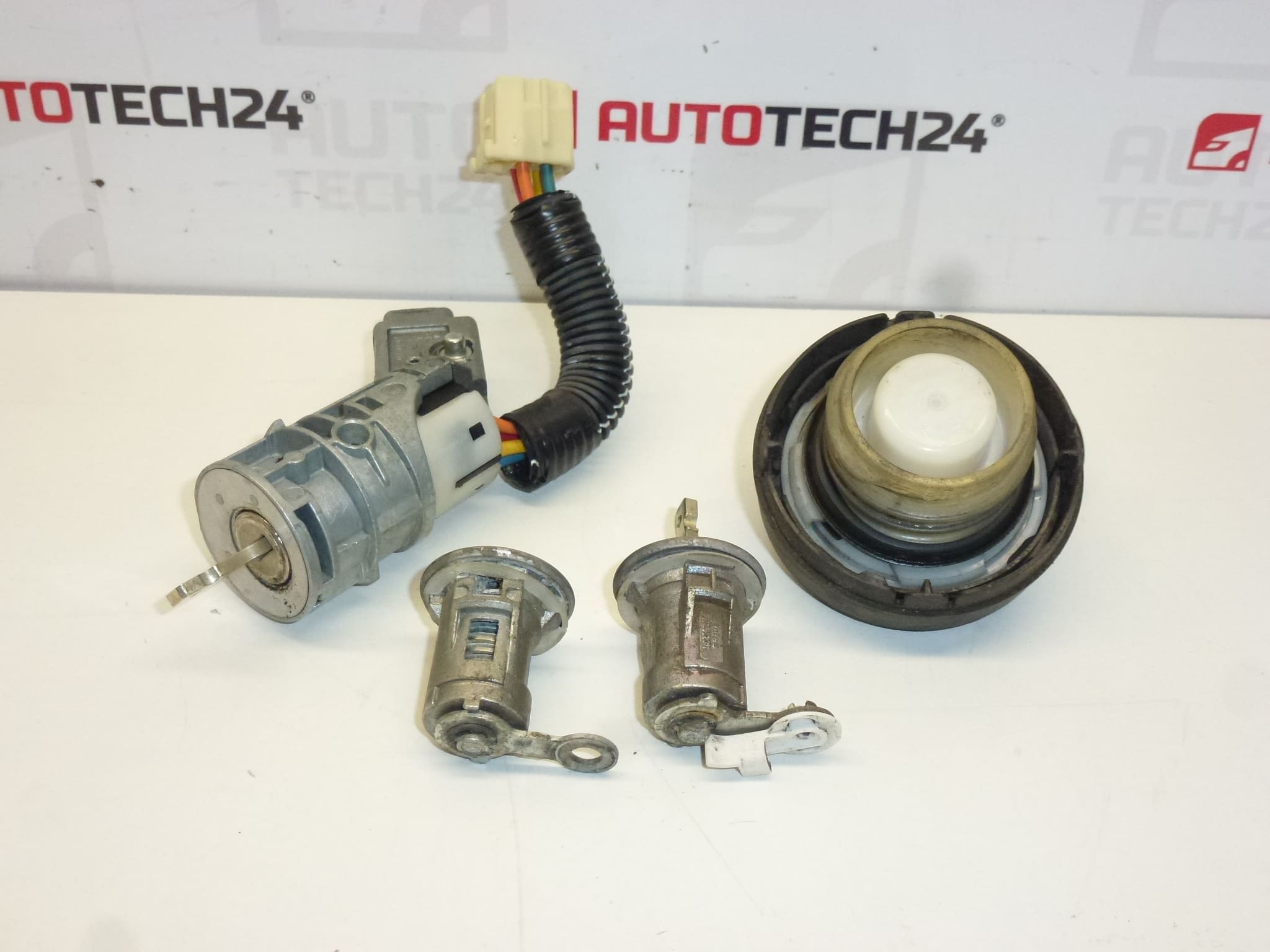 Slotenset + 2 platen Citroën C1 Peugeot 107 1608745780 4162FH - Afbeelding 2