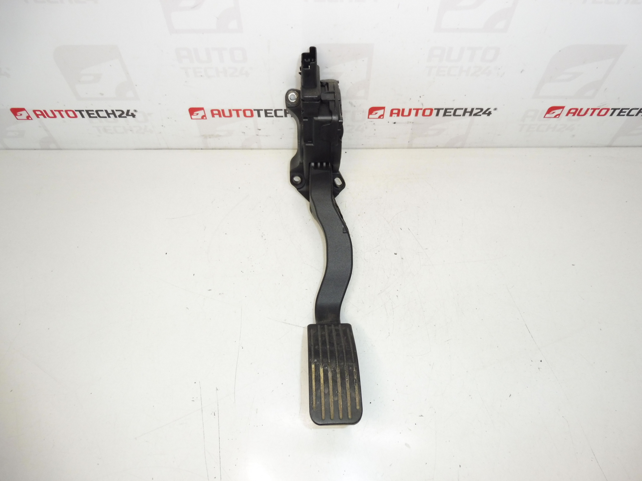 Hella Citroën Peugeot 9681844480 1601Z7 GAS PEDAL