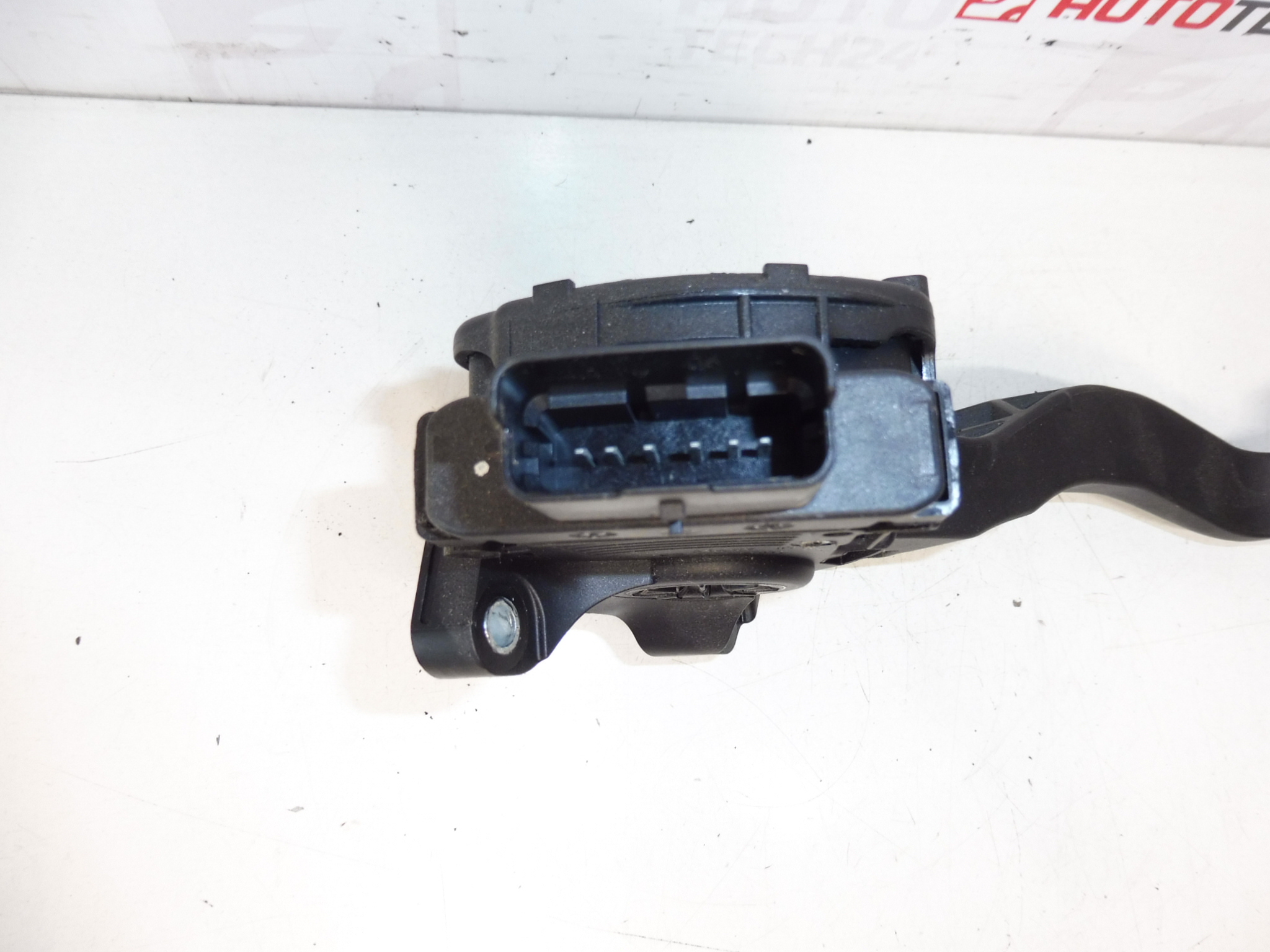 Hella Citroën Peugeot 9681844480 1601Z7 GAS PEDAL