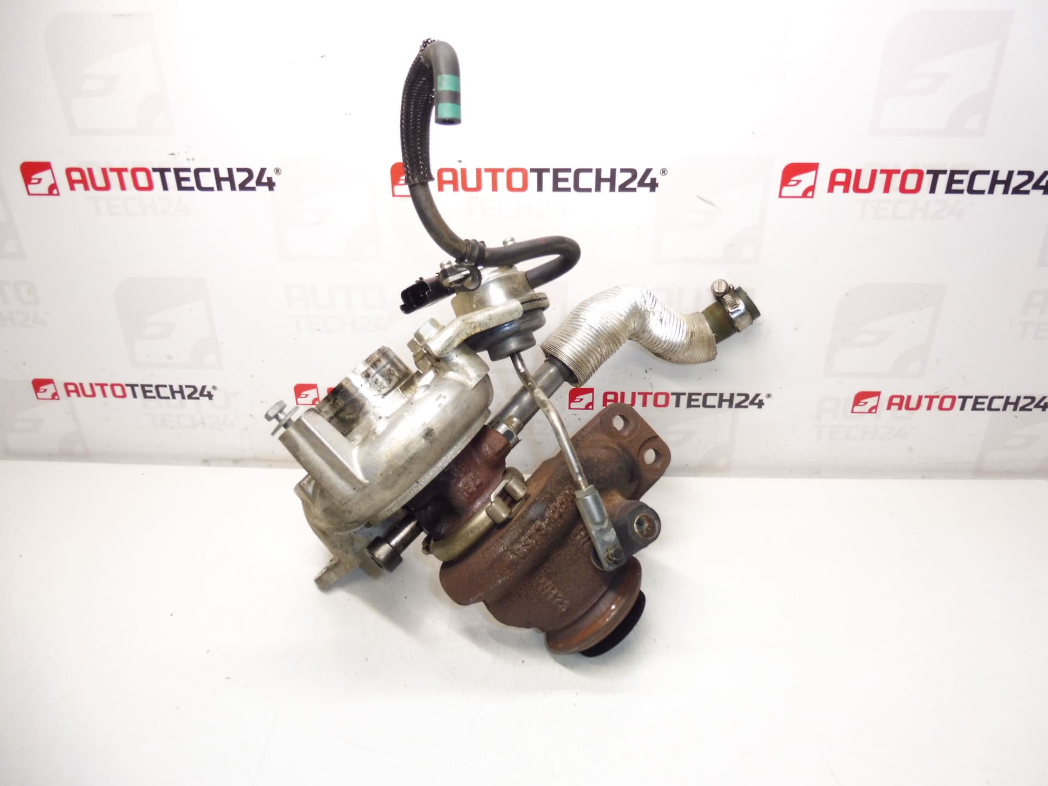 Turbo Citroën Peugeot 1.6 HDI 68KW 63 duizend km 9673283680 TD02H2-07TVT-21