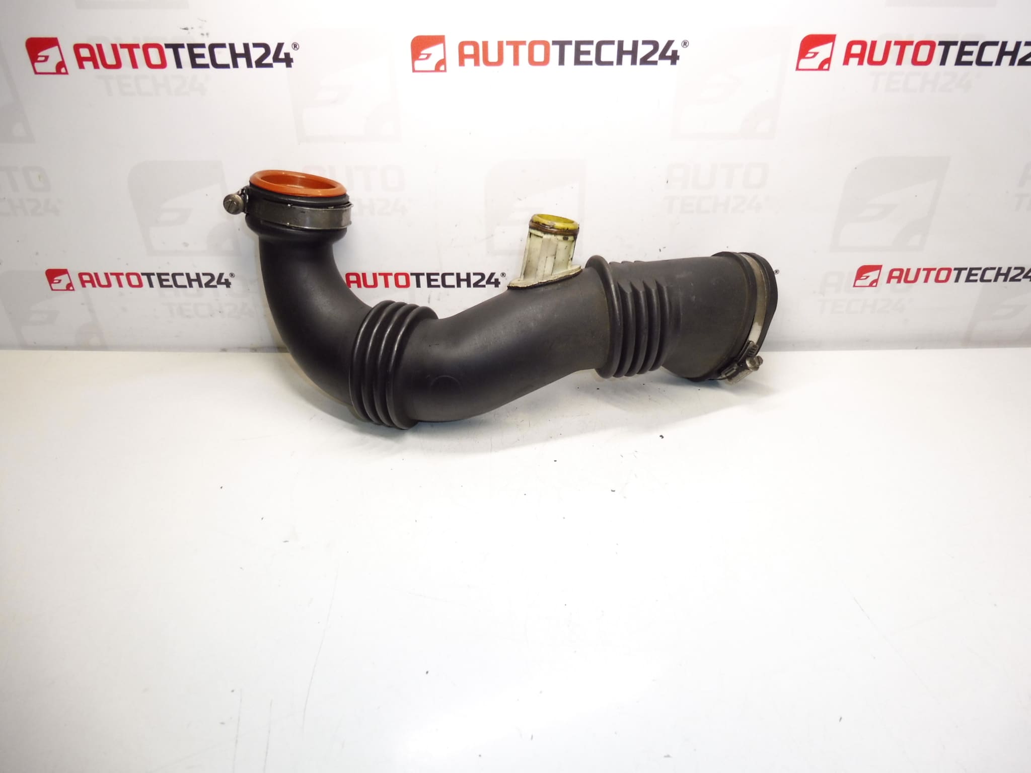Turbo inlaatspruitstuk 1.6 HDI Citroën Peugeot 9683735980 1434E1
